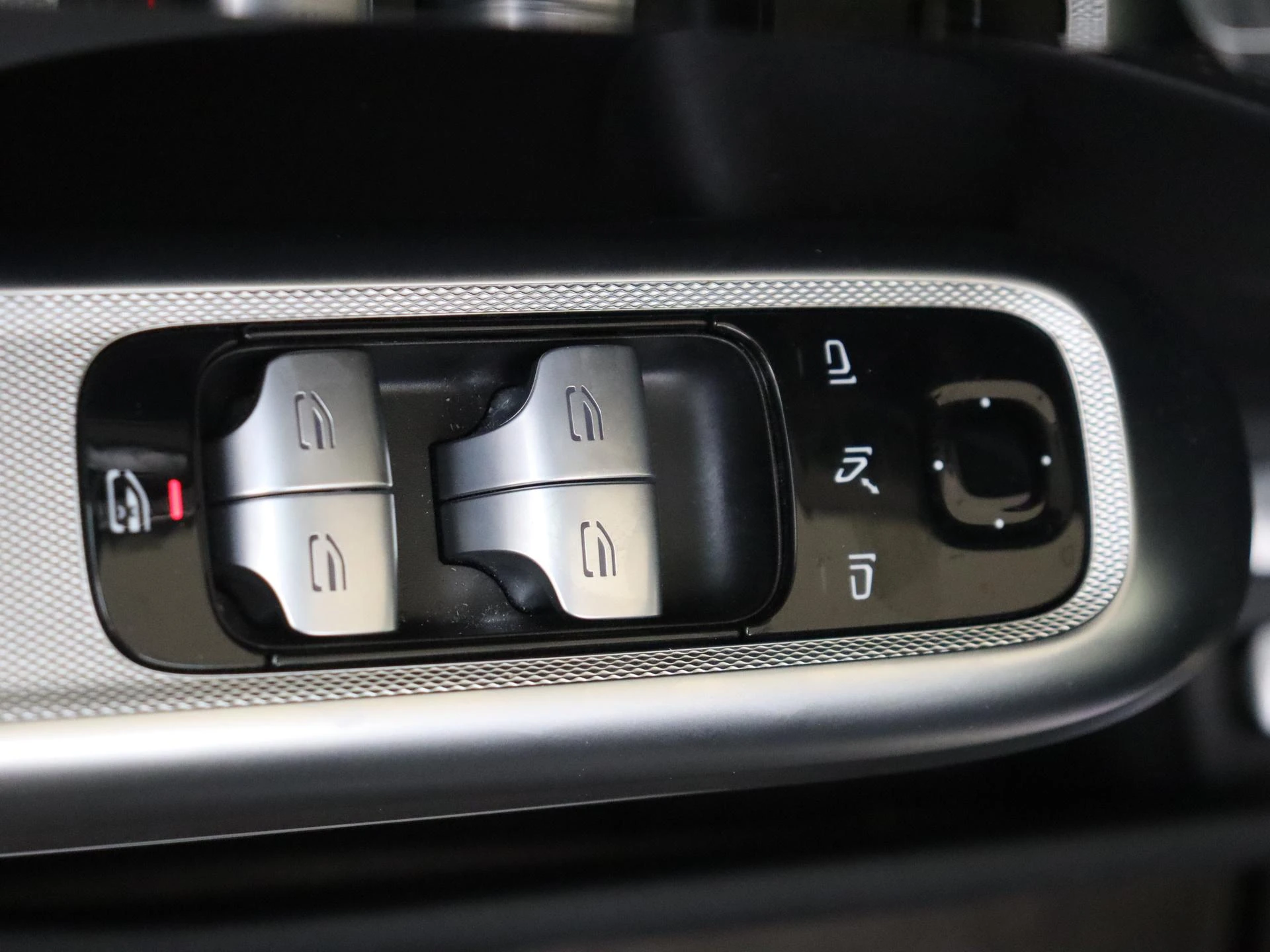 Mercedes-Benz-E-Klasse-image-25