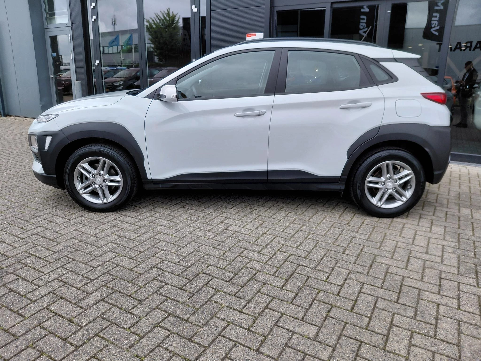 Hyundai-Kona-image-2