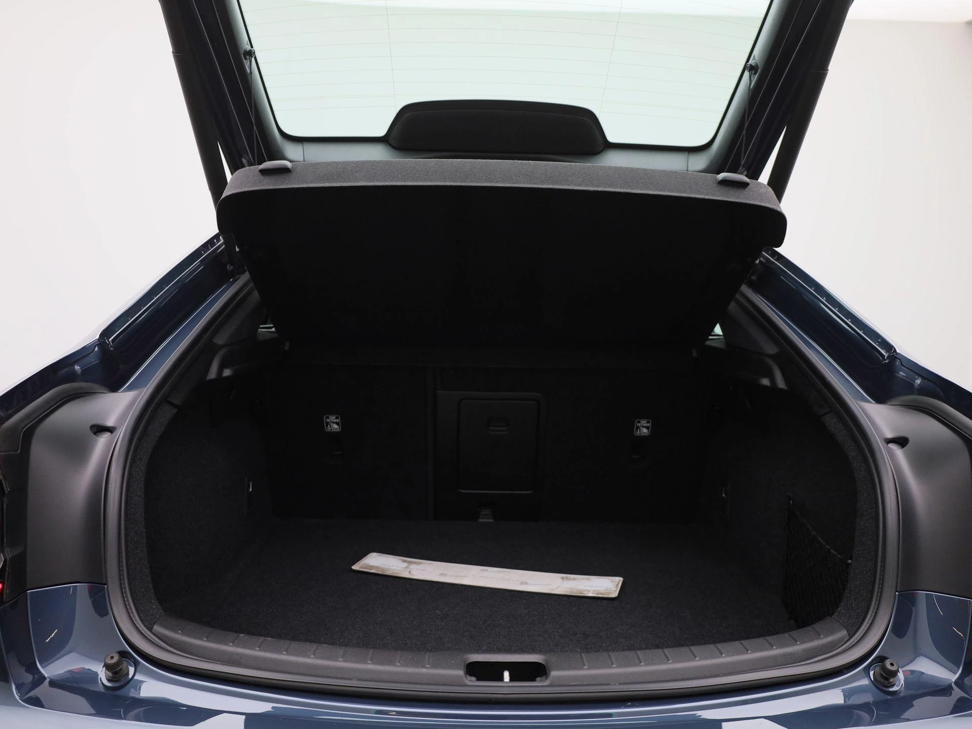 Polestar-2-image-13