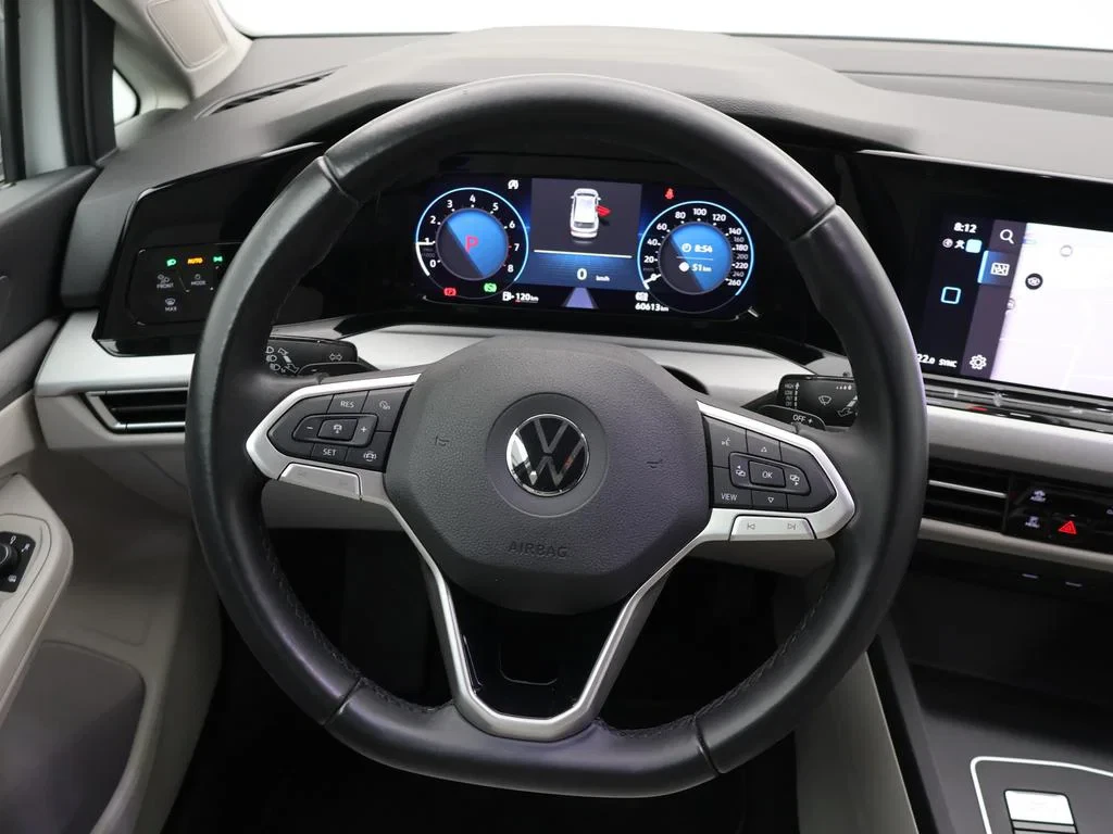 Volkswagen-Golf-image-15