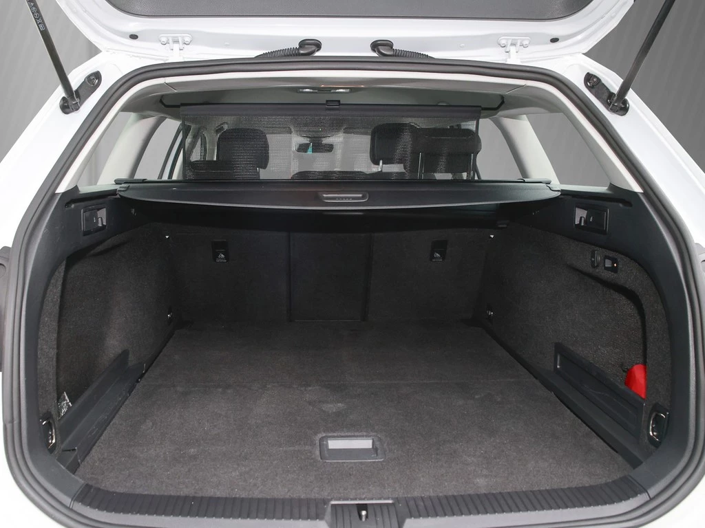 Volkswagen-Passat-image-5