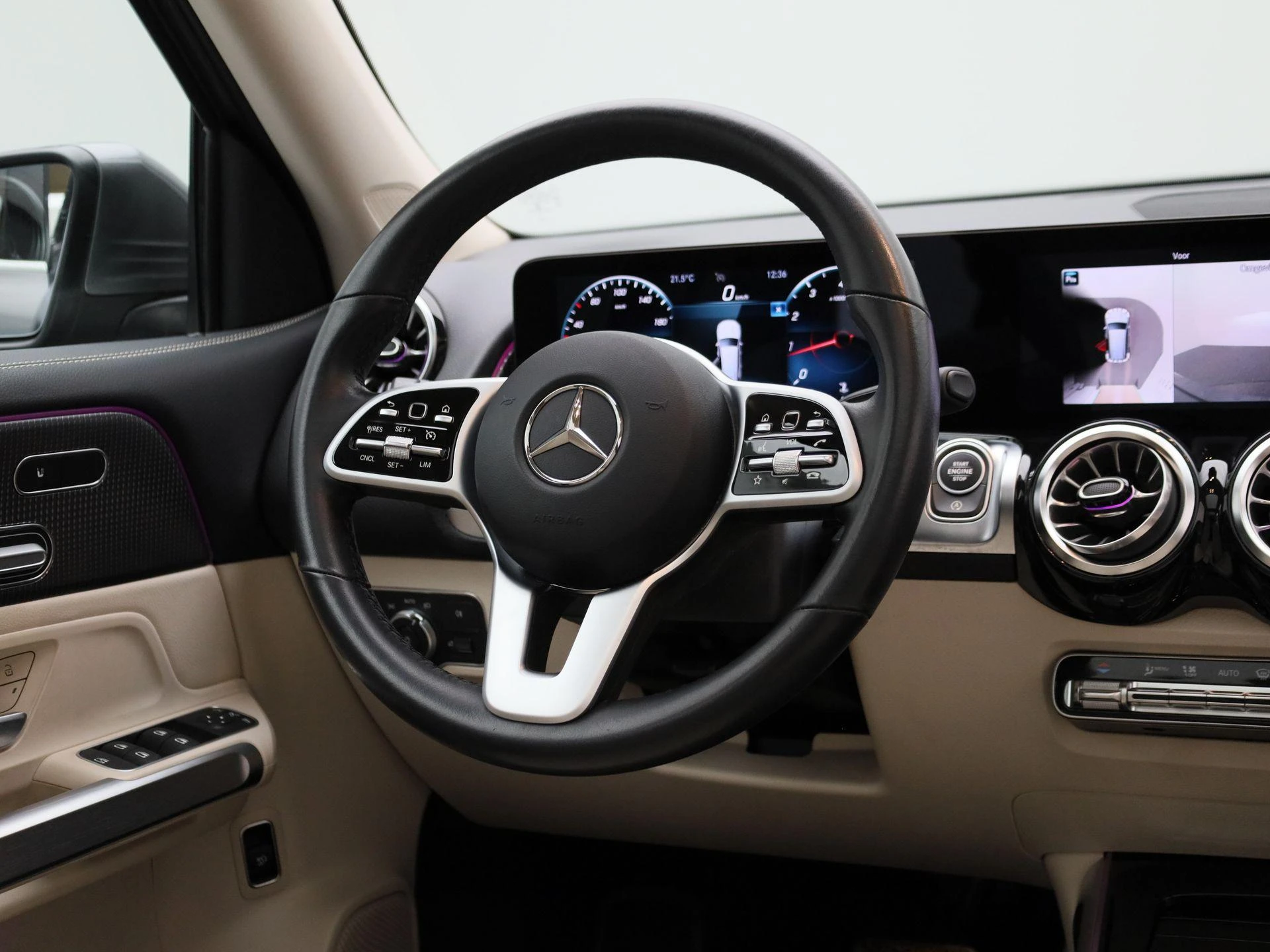 Mercedes-Benz-GLB-image-8