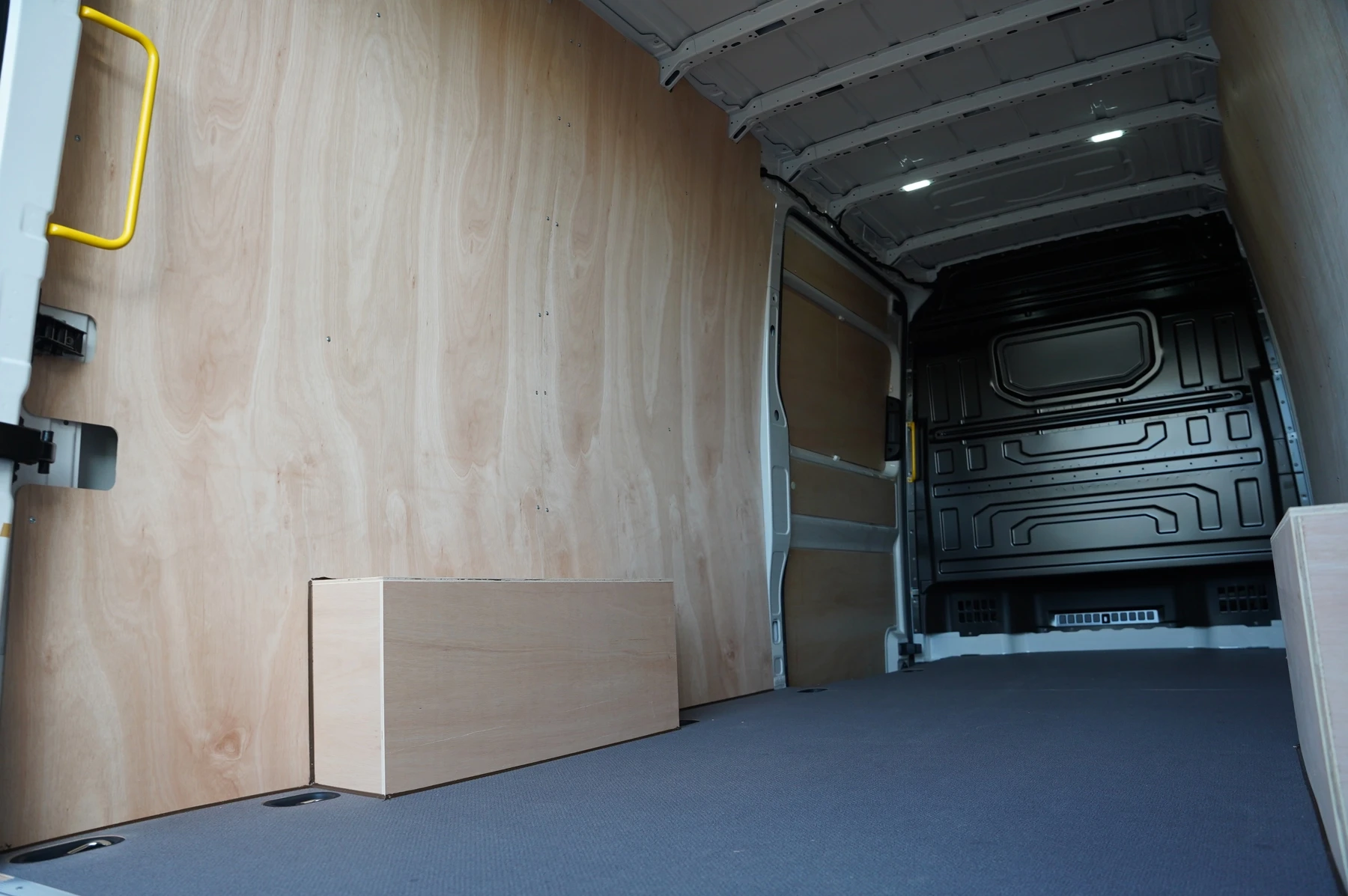 Volkswagen-Crafter-image-10