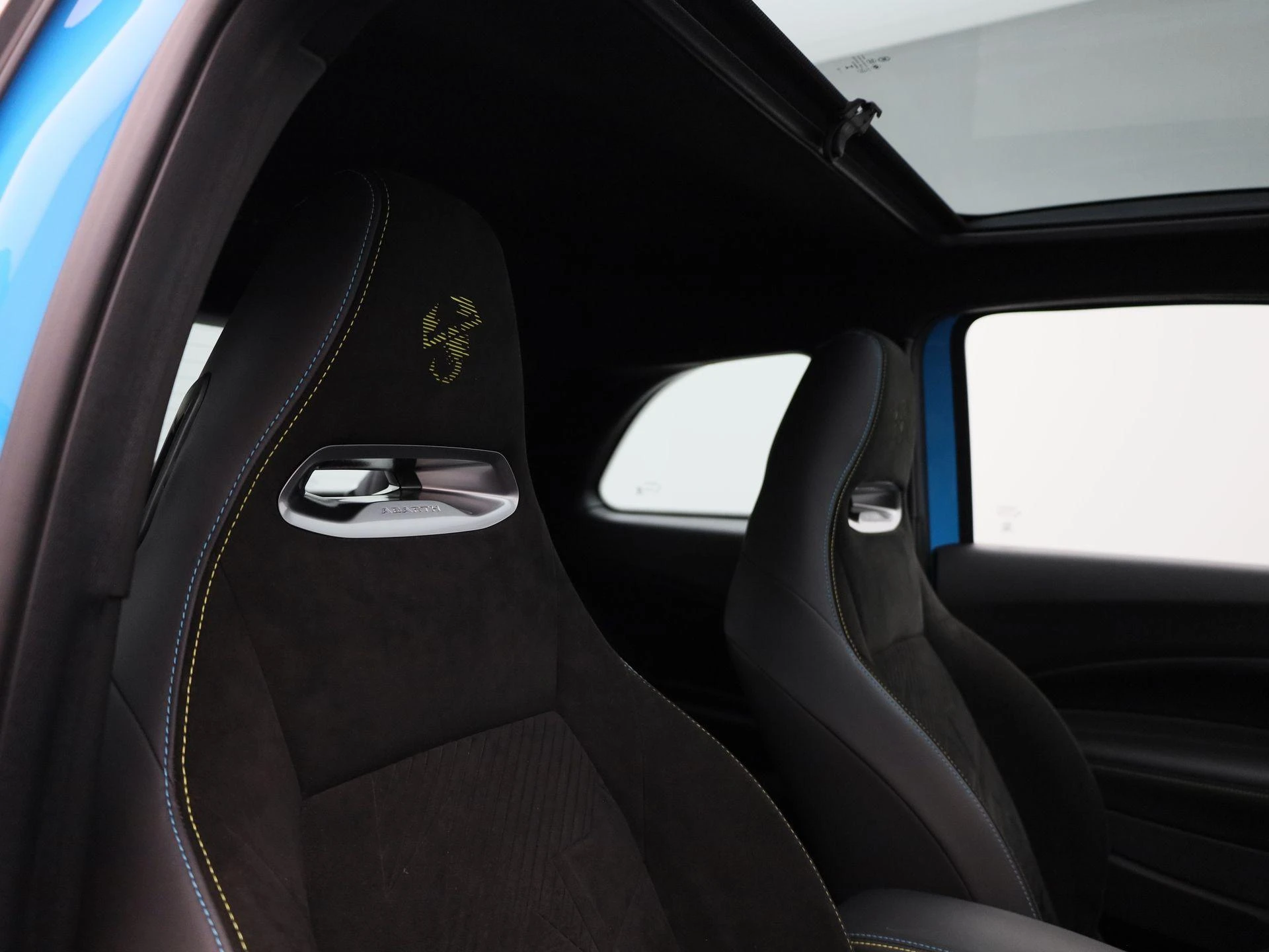 Abarth 500 Abarth Scorpionissima 42 kWh