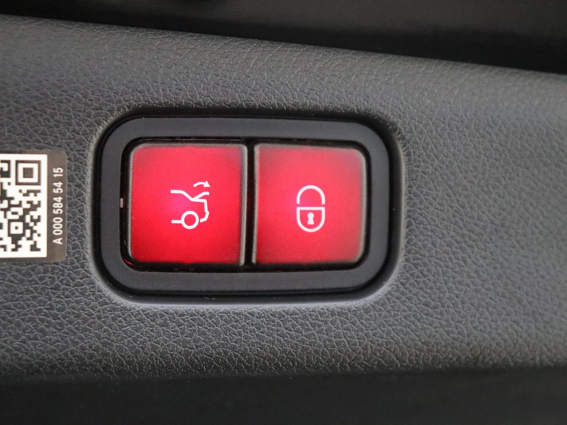 Mercedes-Benz-E-Klasse-image-30