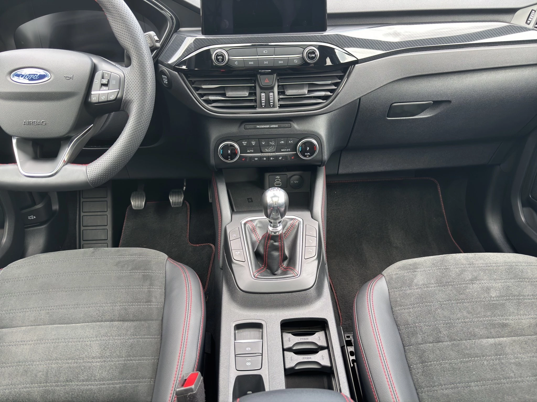 Ford Kuga ST-Line X*PANO*AHK*KAM*ACC*NAVI*SOUND-SYS.