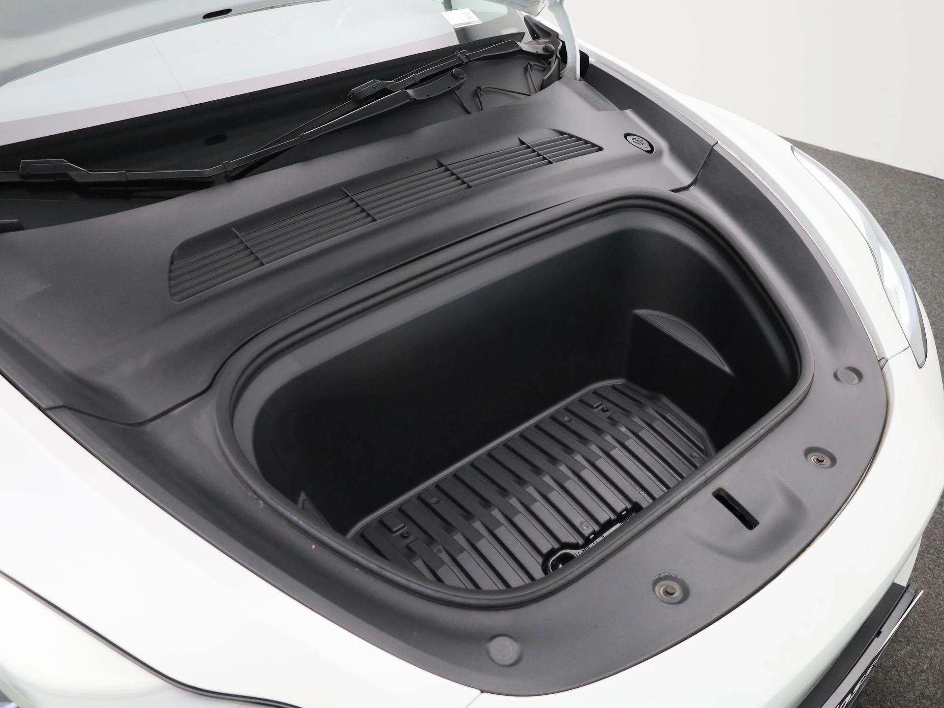 Tesla-Model Y-image-36