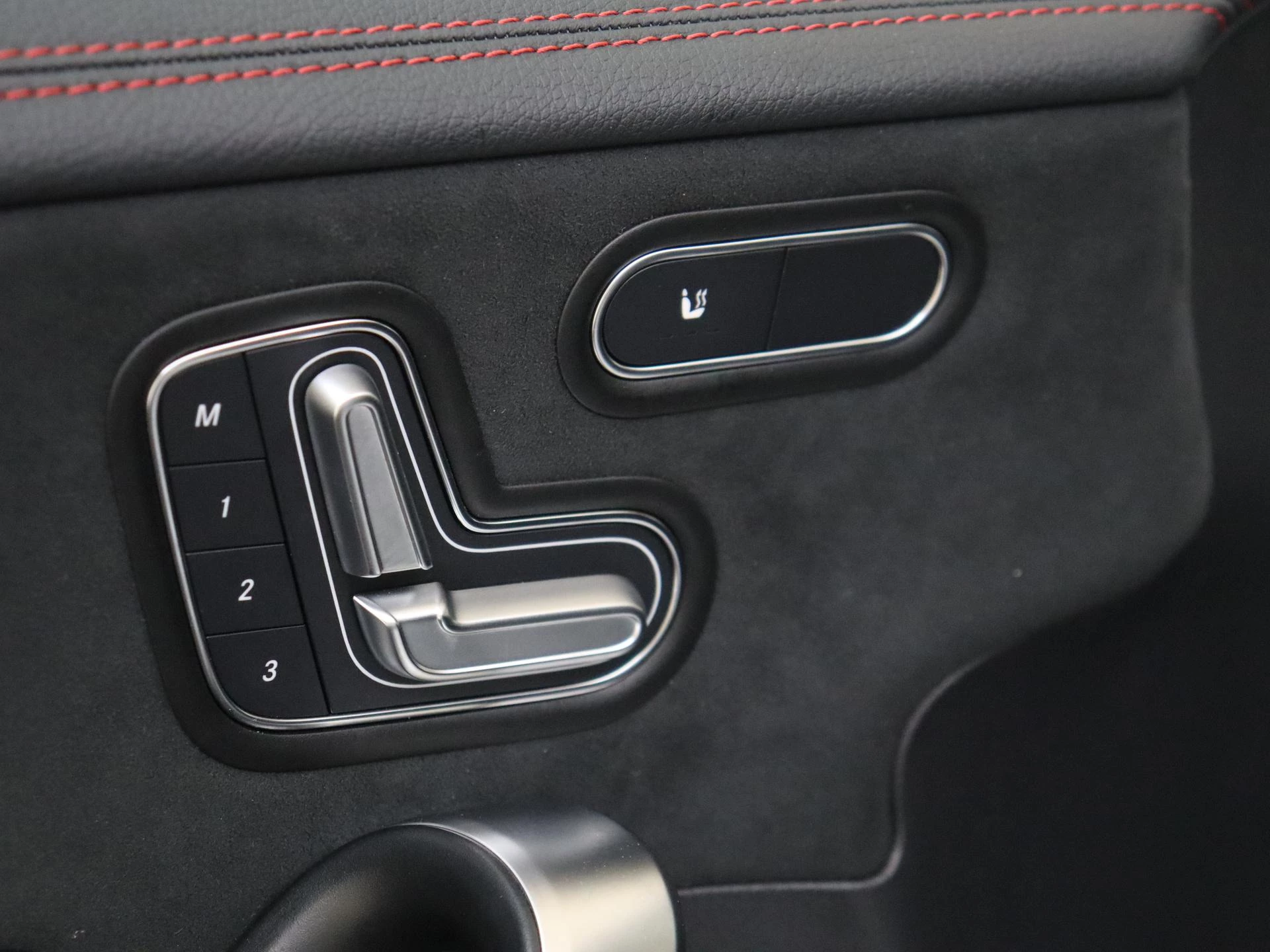 Mercedes-Benz-CLA-image-24