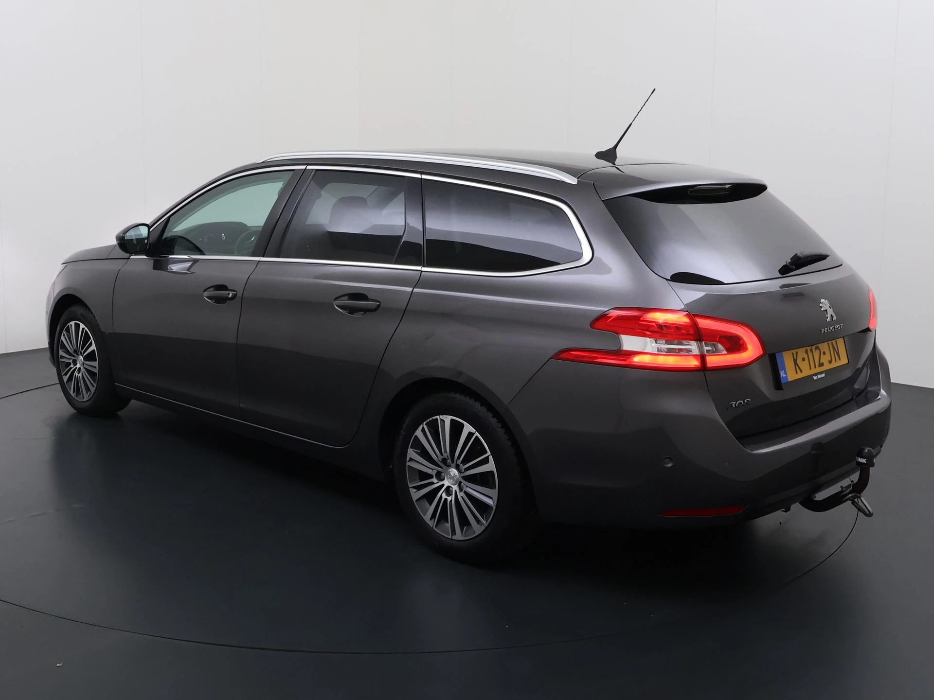 Peugeot-308-image-1