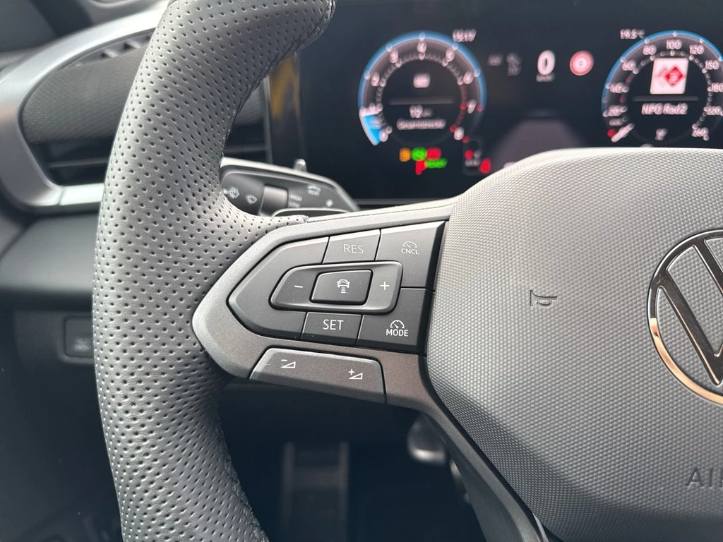 Volkswagen T-Roc 1.5l eTSI DSG R-Line *Pano*AHK