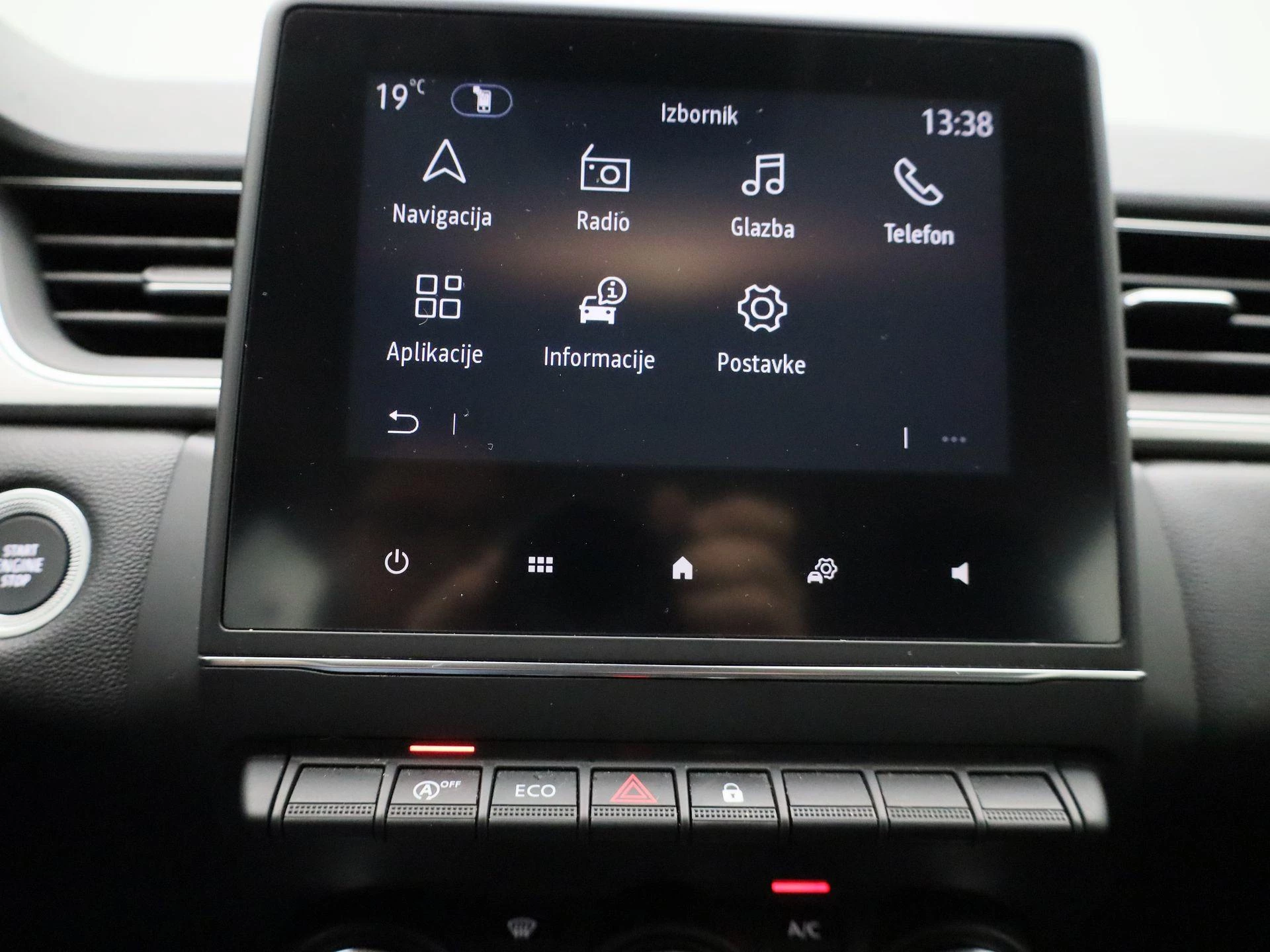Renault-Captur-image-16
