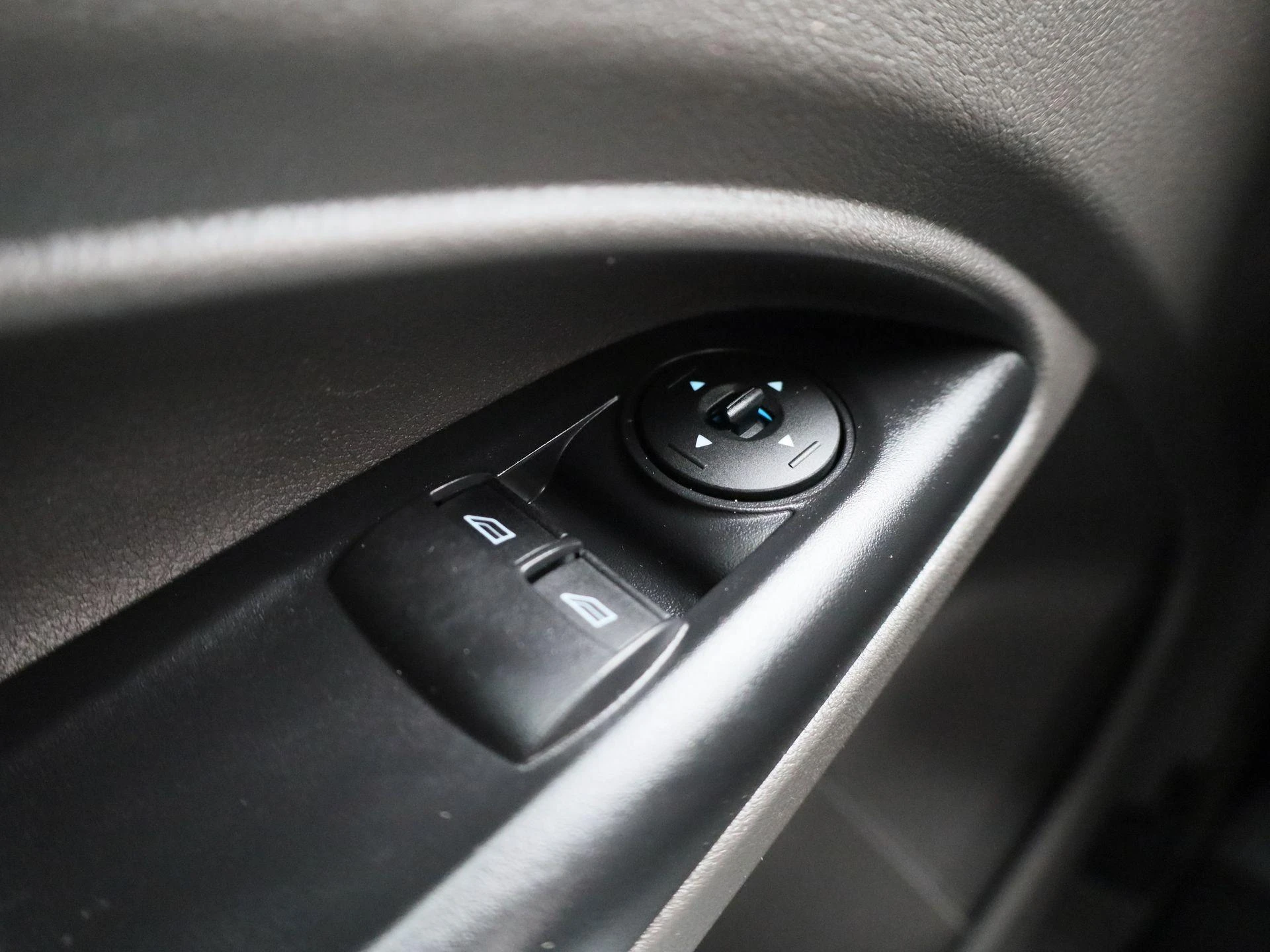 Ford-Transit Connect-image-21