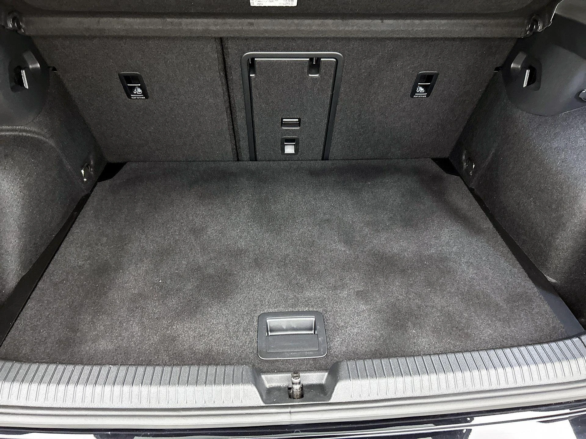 Volkswagen-Golf-image-13