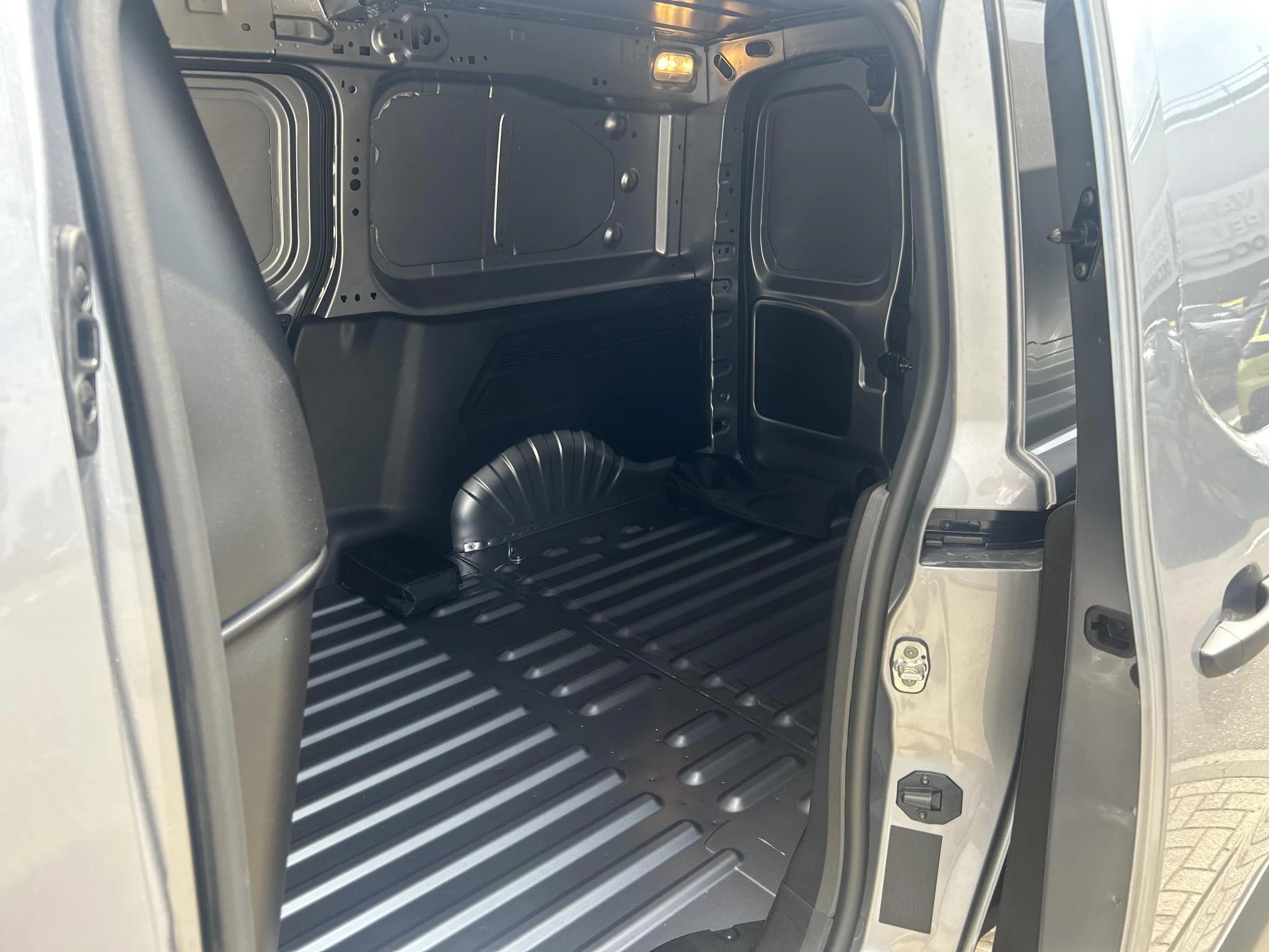 Peugeot e-Partner 136 L2 50 kWh