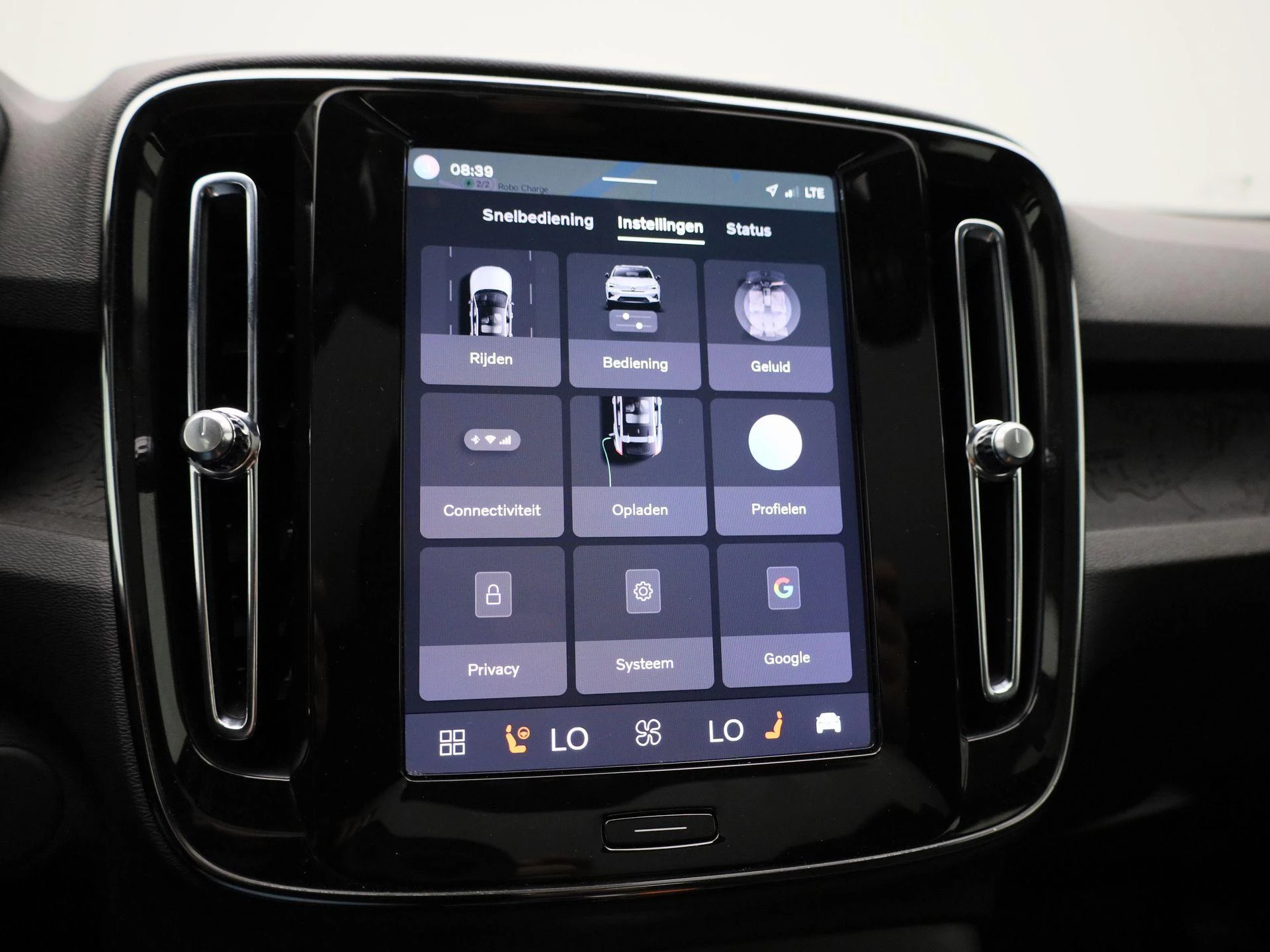 Volvo-C40-image-27