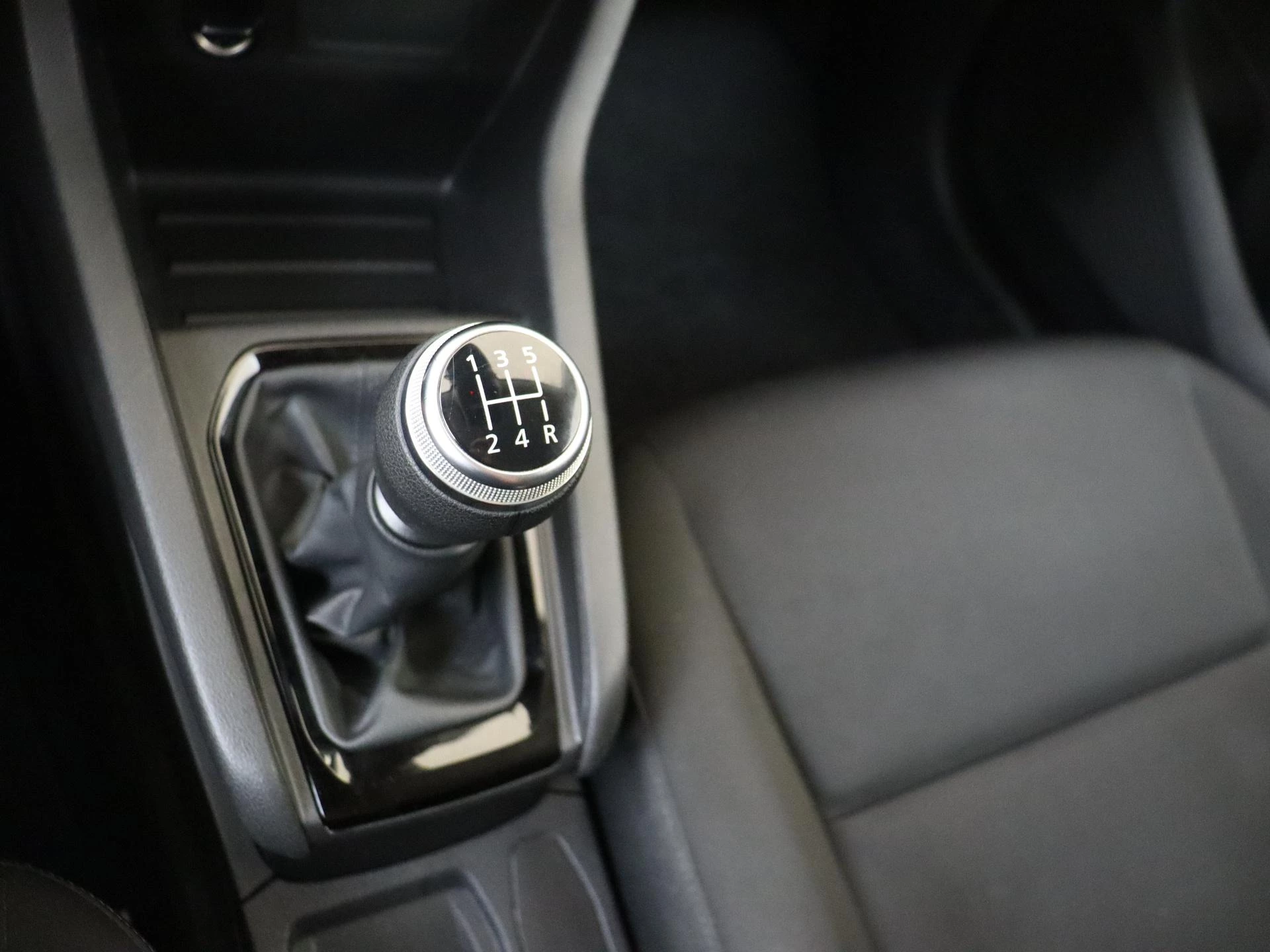 Renault-Clio-image-18