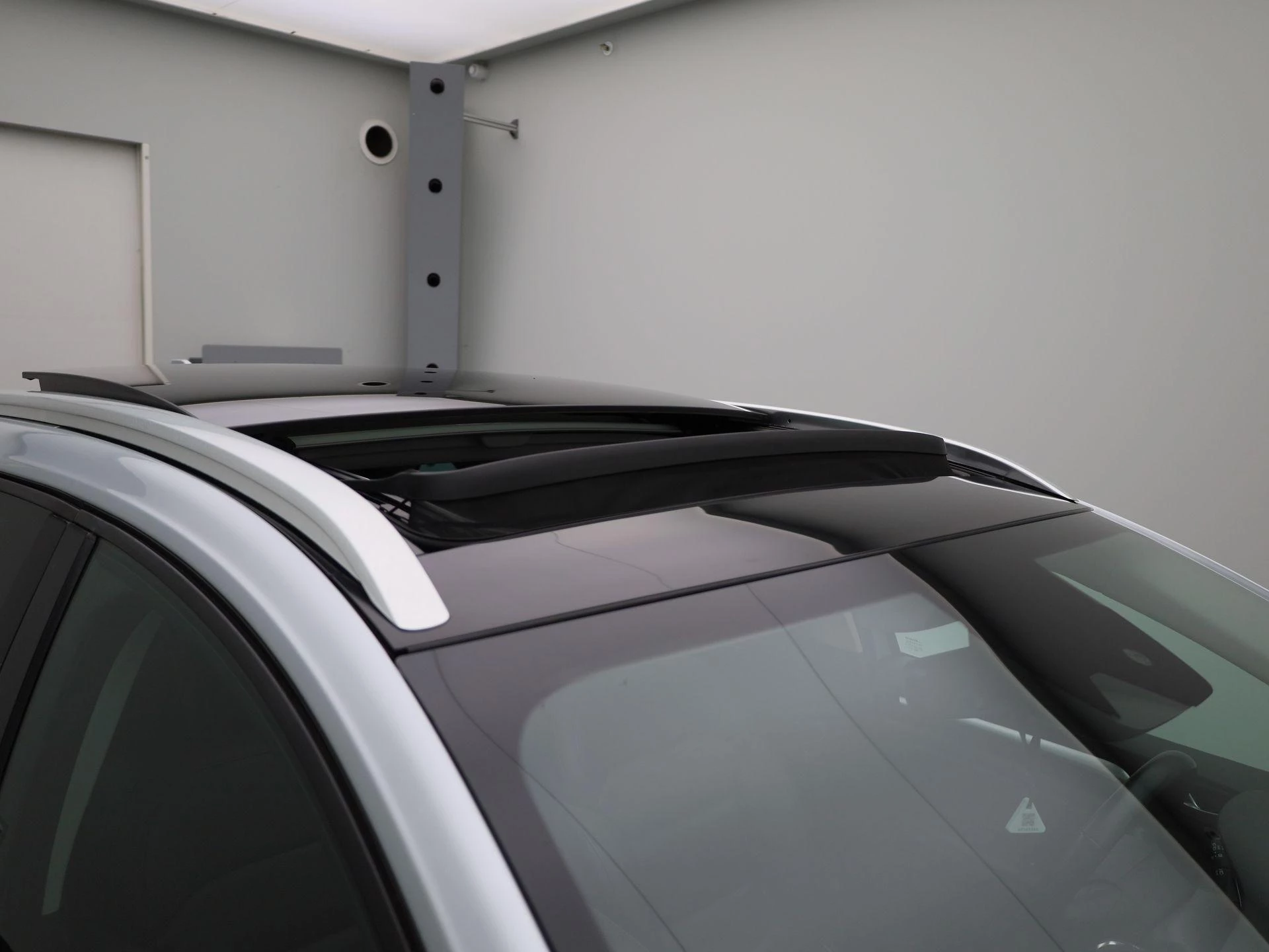 Renault-Megane E-Tech-image-34
