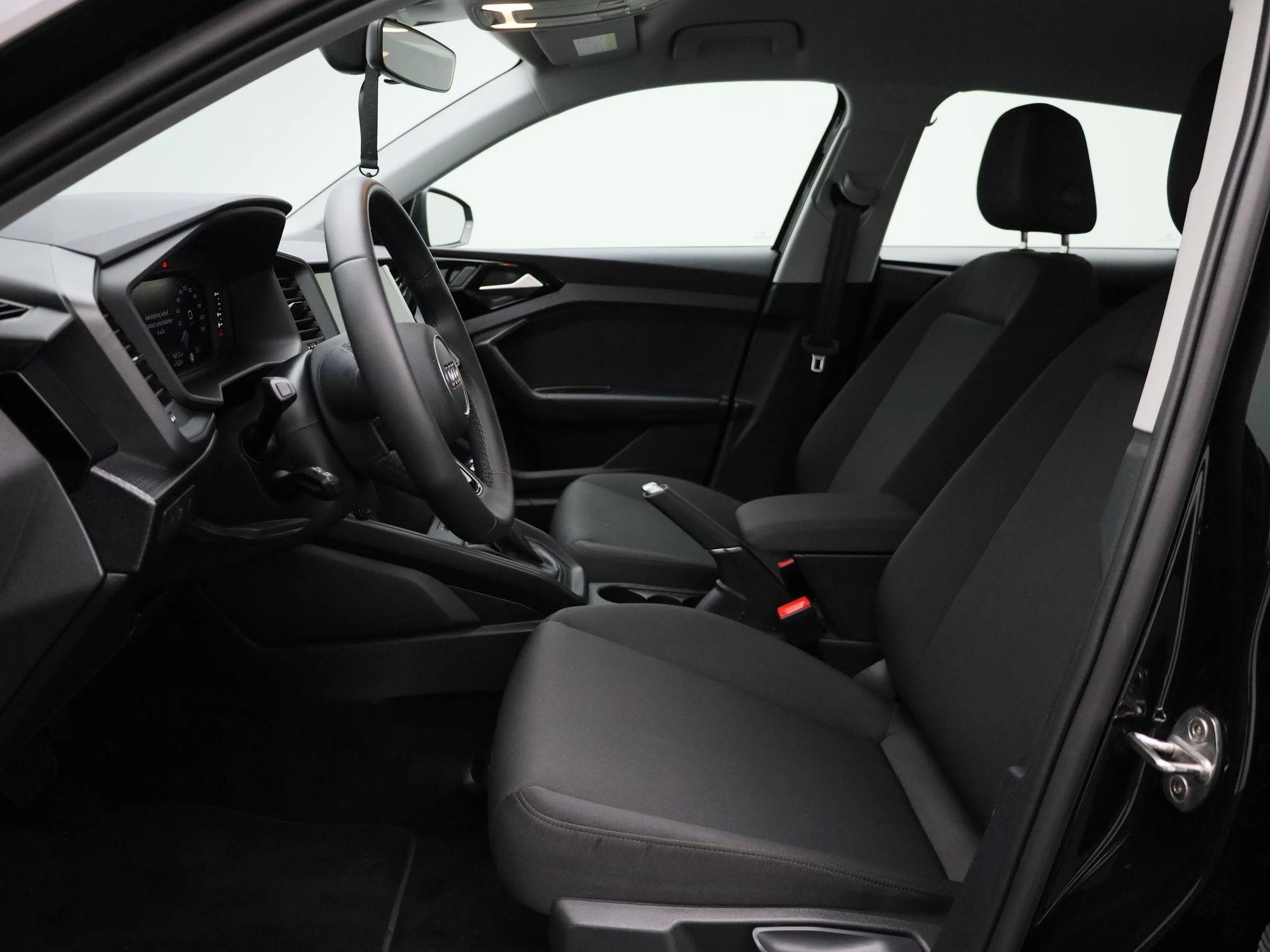 Audi-A1 Sportback-image-8