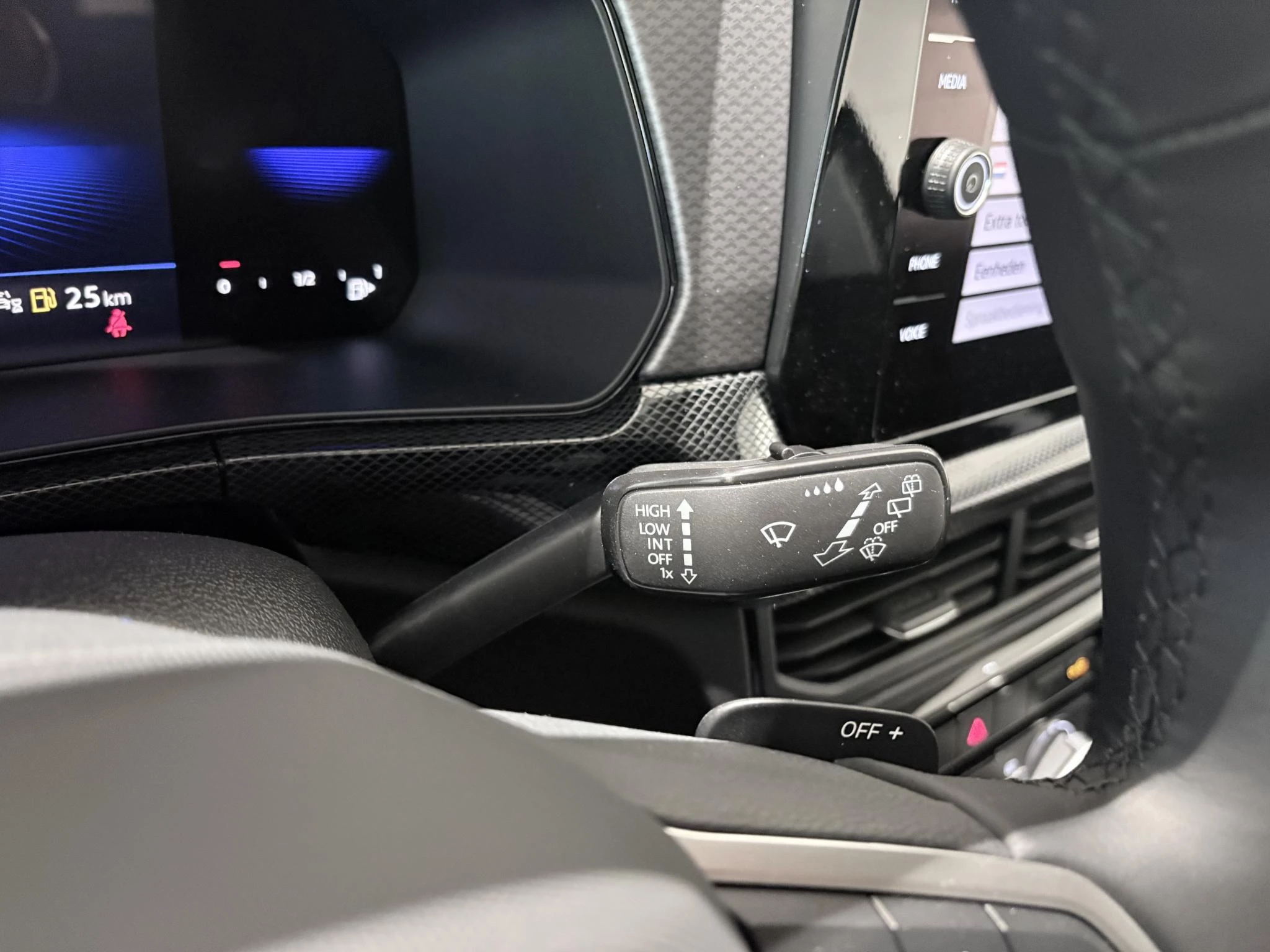 Volkswagen-T-Cross-image-13