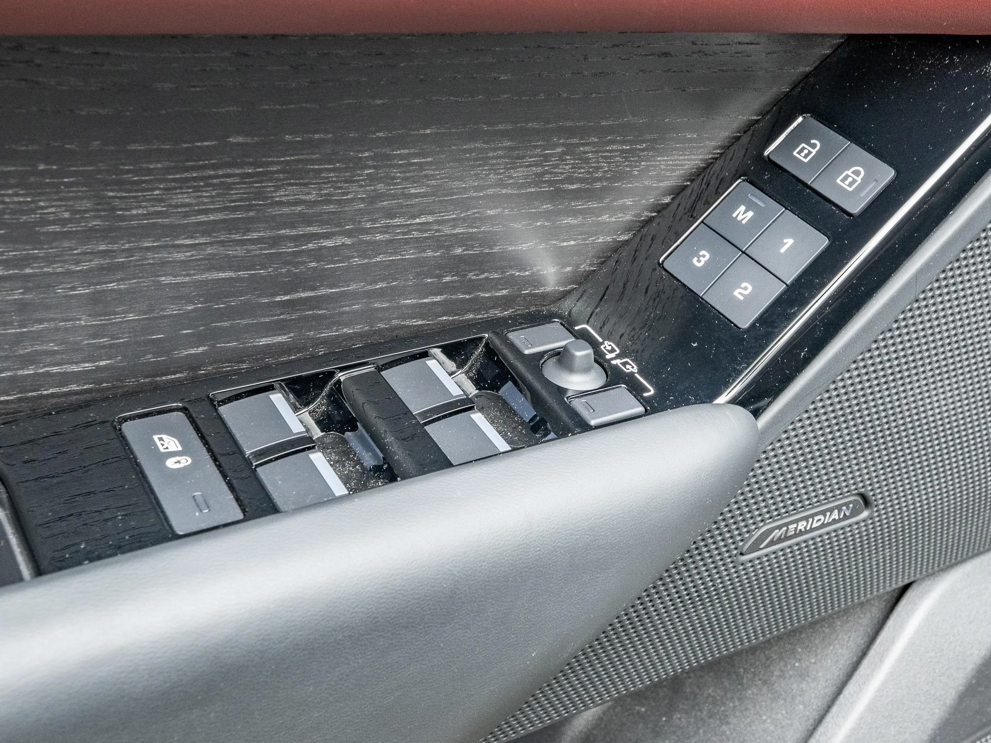 Land Rover-Range Rover Velar-image-24