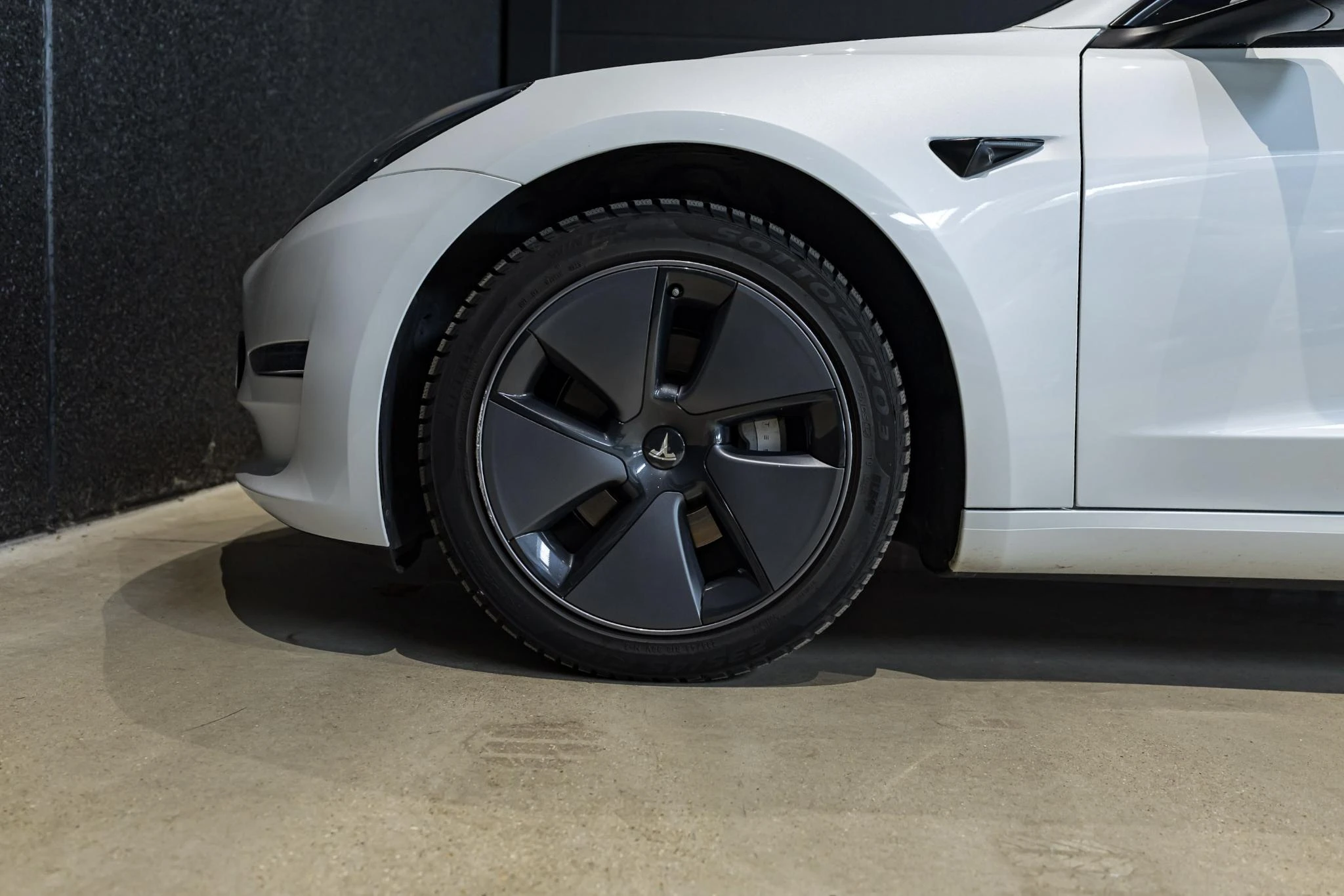 Tesla-Model 3-image-8