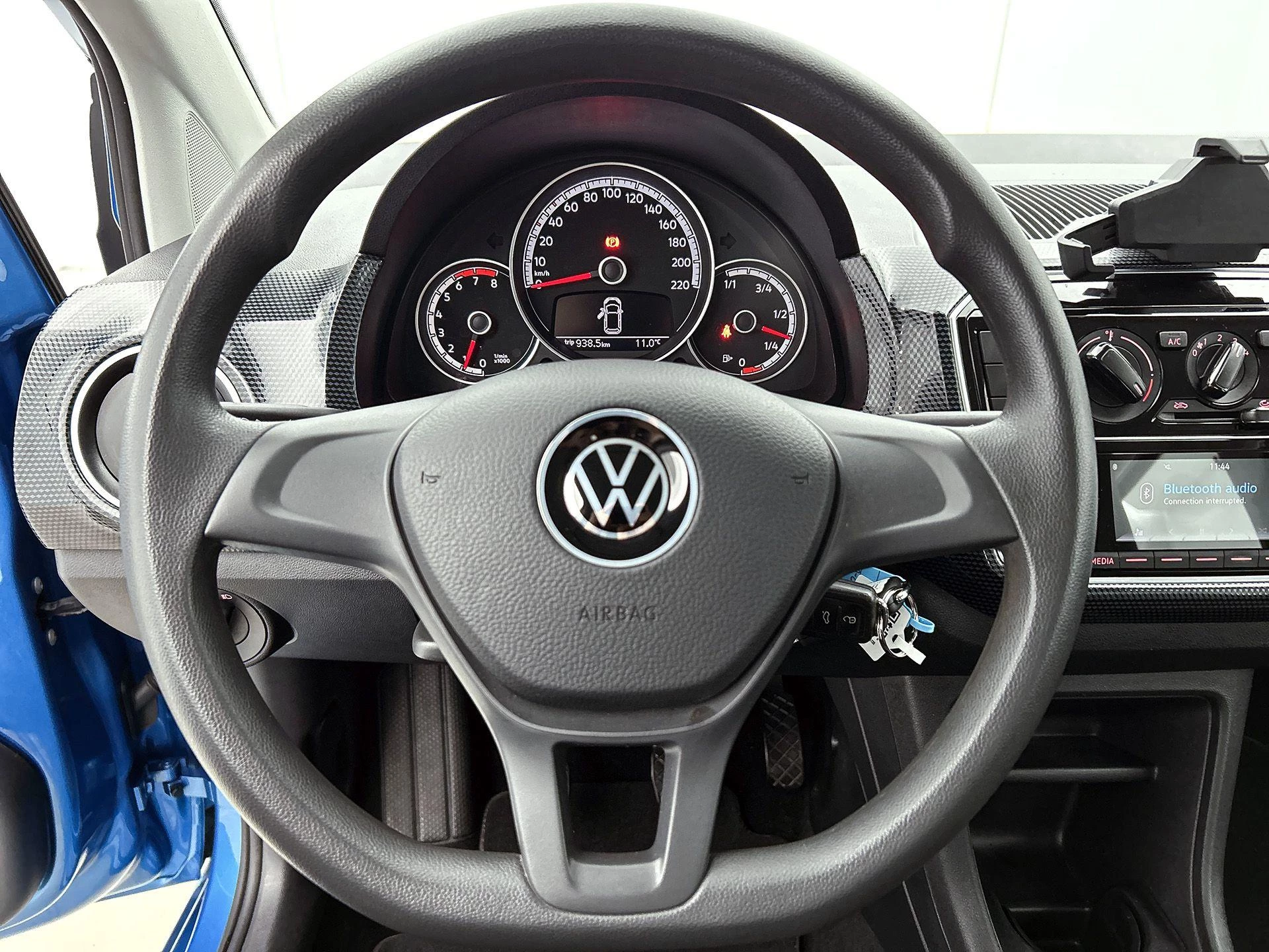 Volkswagen-up!-image-28