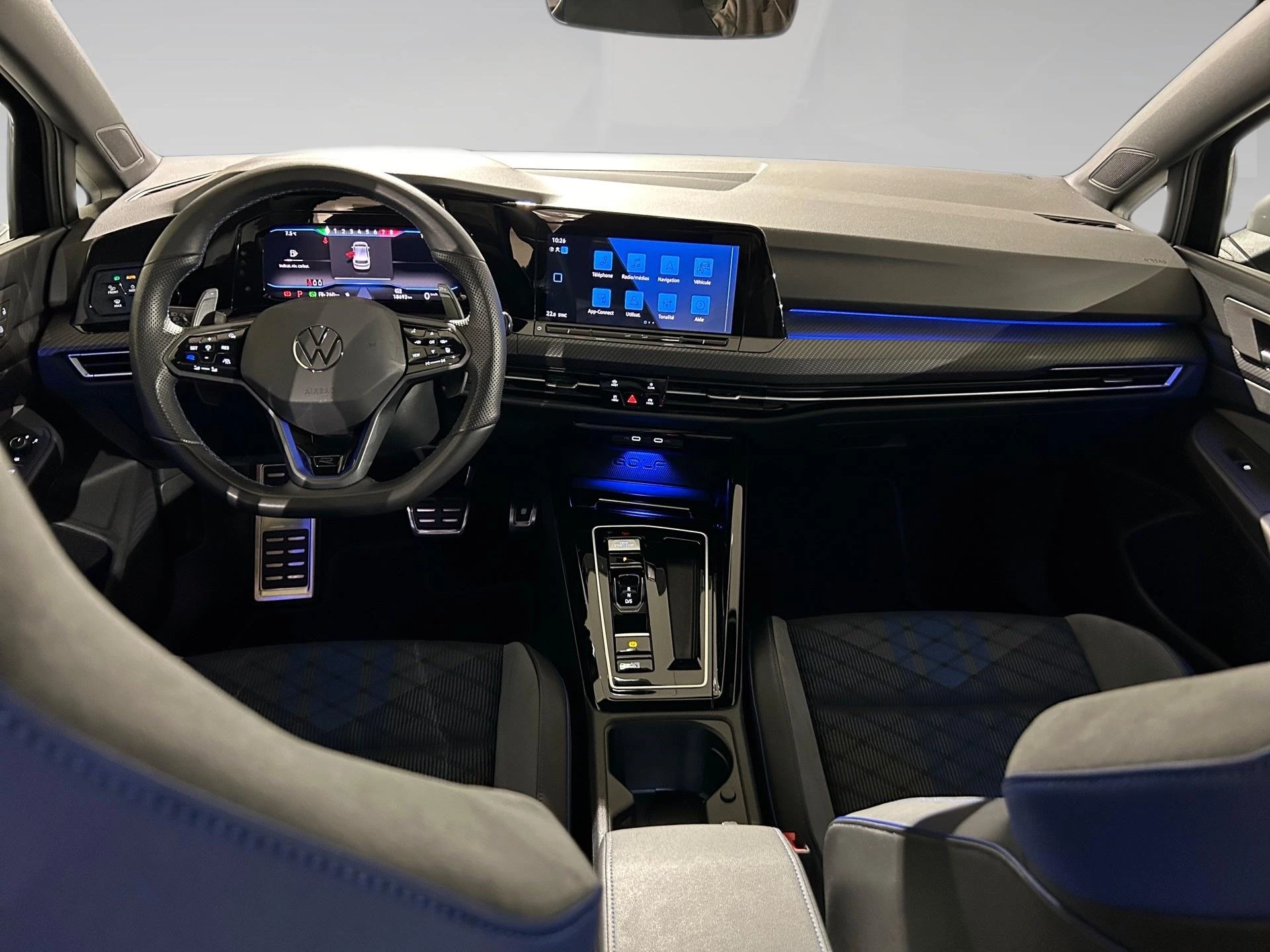 Volkswagen-Golf-image-4