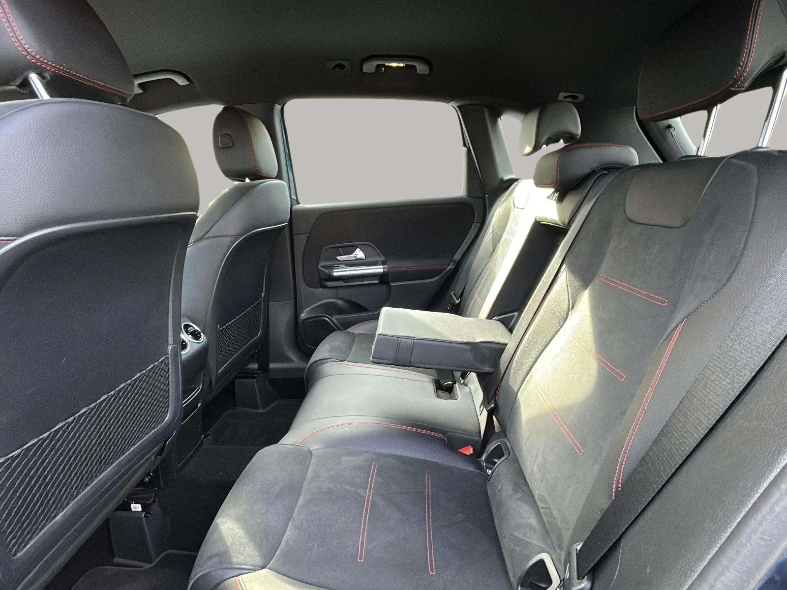 Mercedes-Benz-B-Klasse-image-18