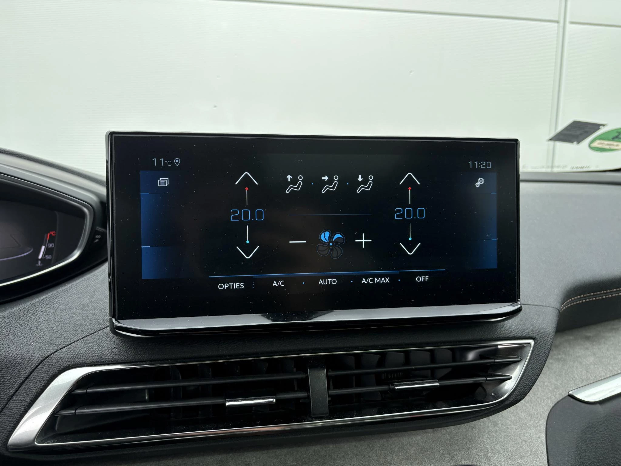 Peugeot-5008-image-23
