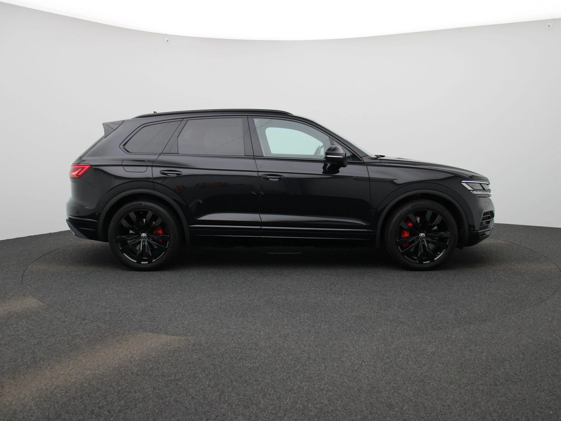 Volkswagen-Touareg-image-5