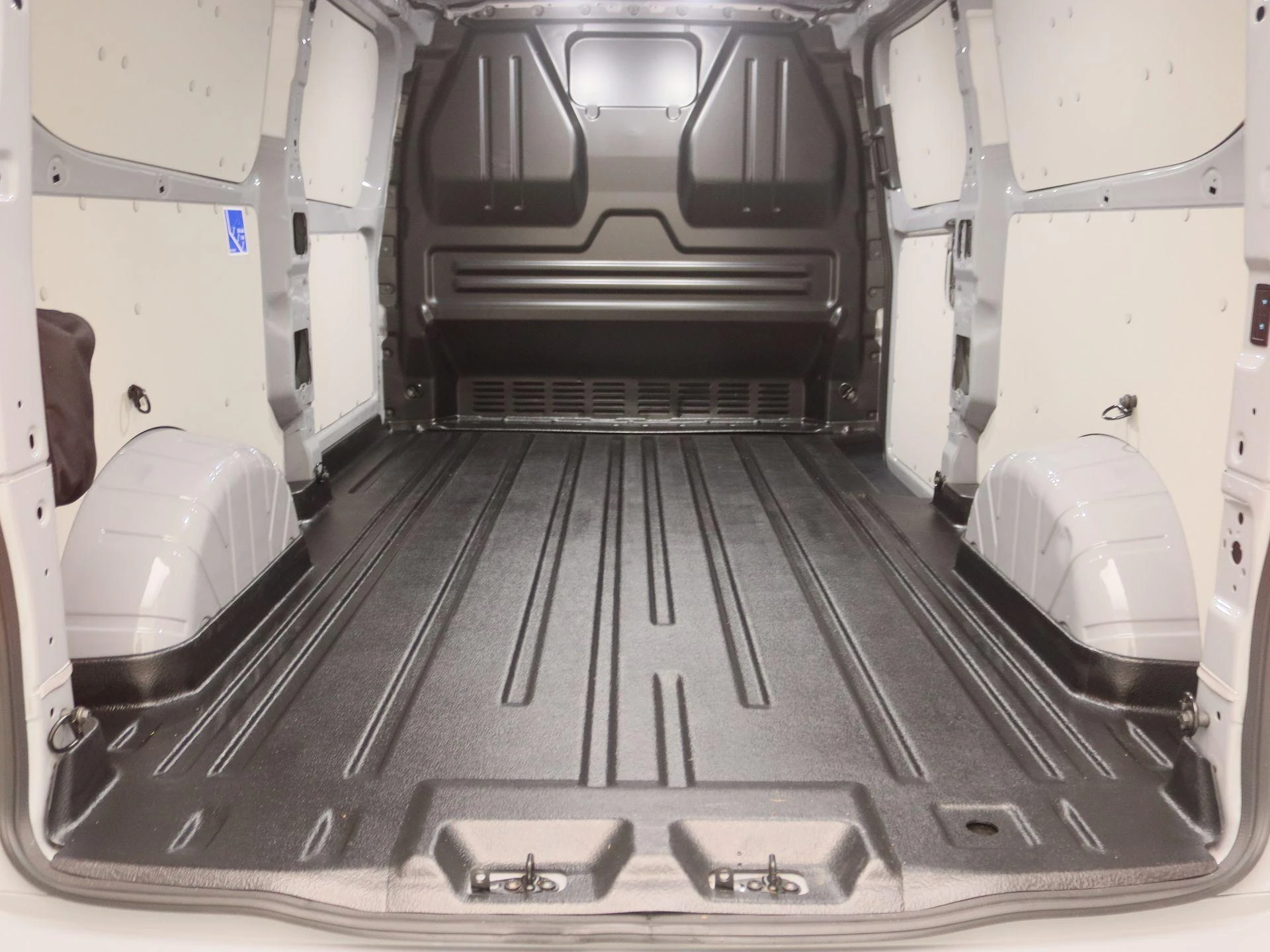 Ford-E-Transit-image-11