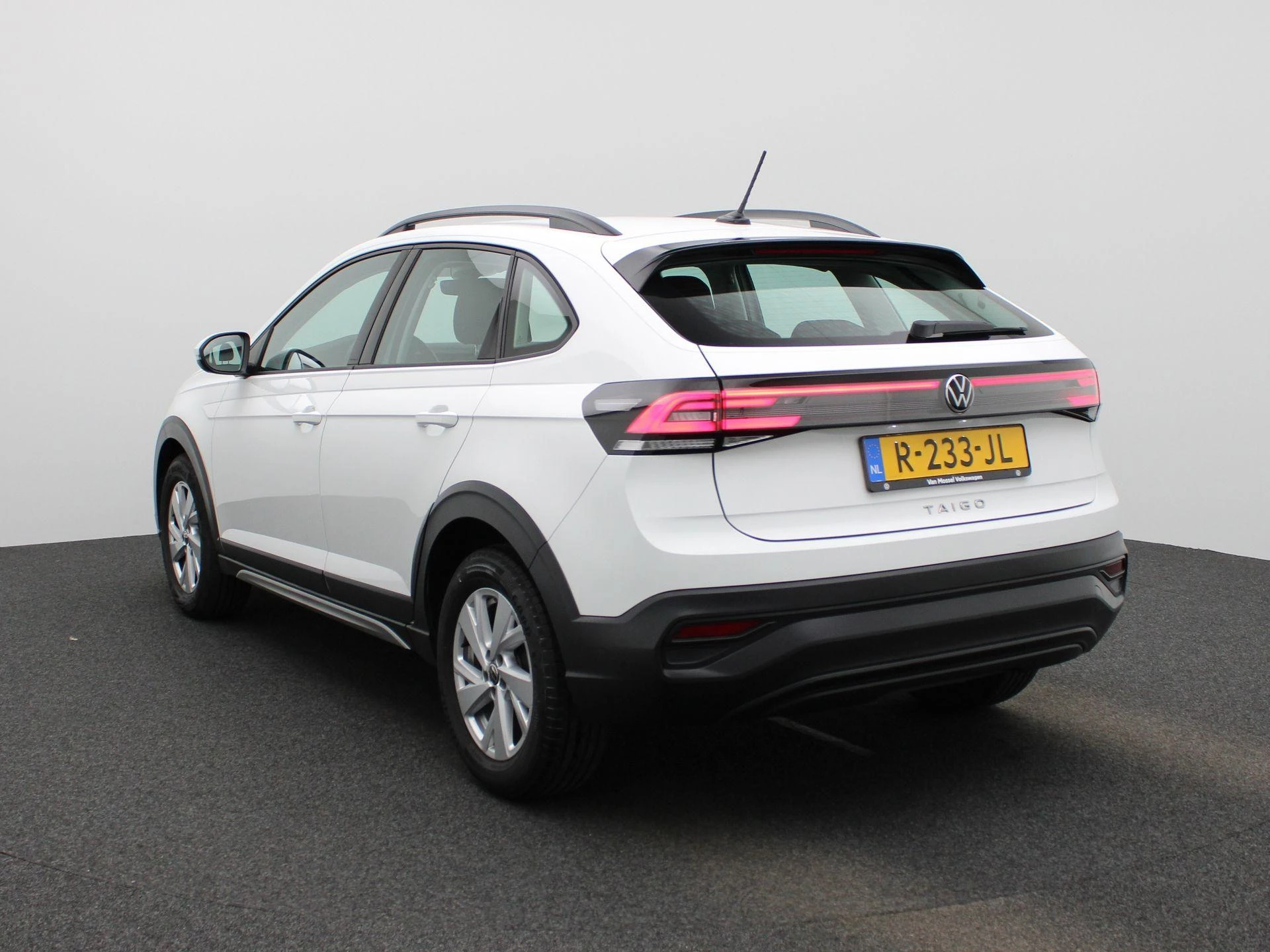 Volkswagen-Taigo-image-1