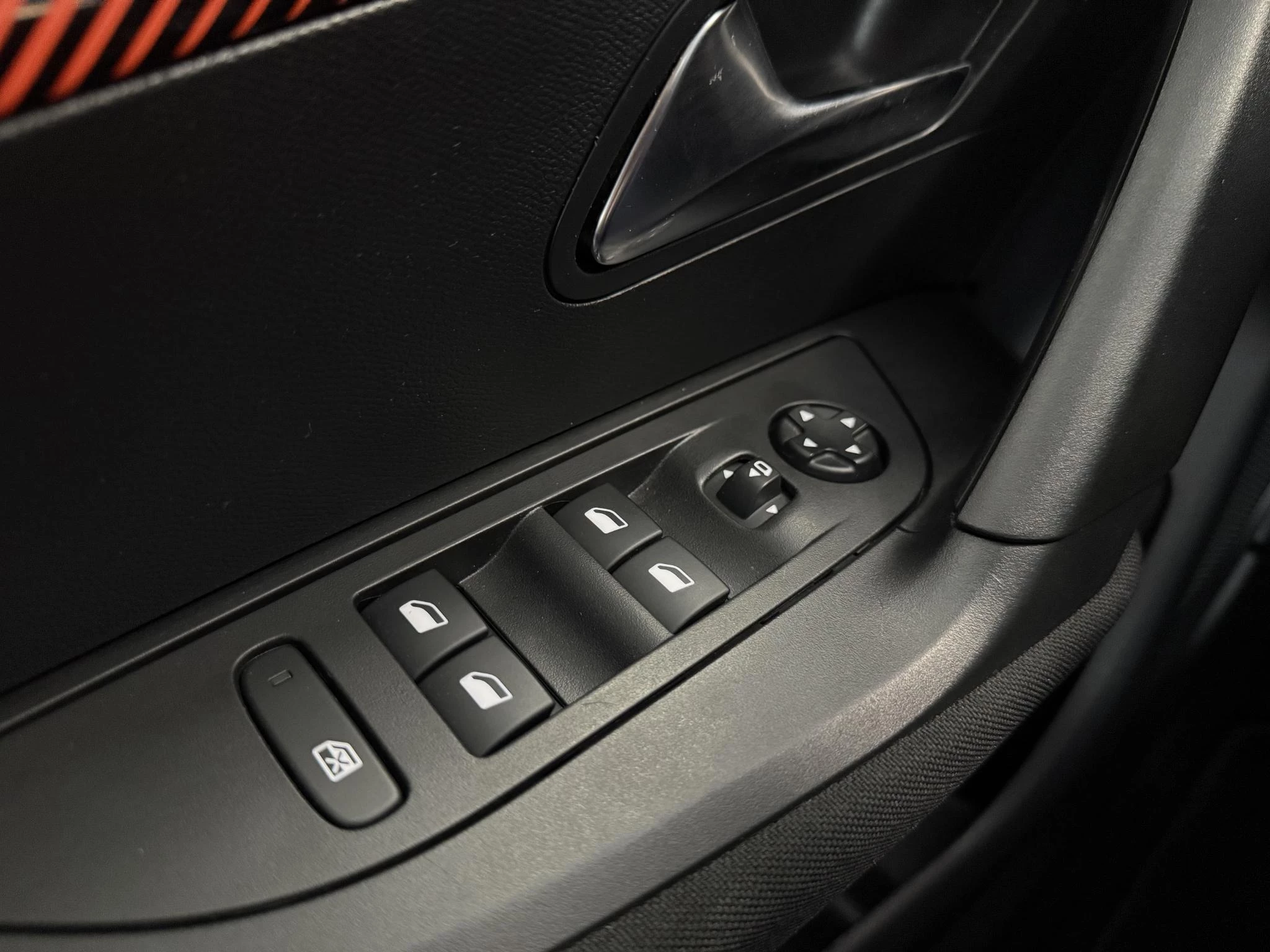 Peugeot-2008-image-10
