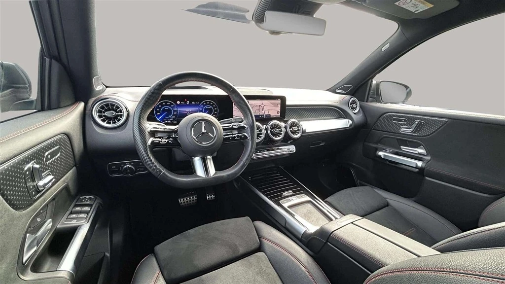 Mercedes-Benz-EQB-image-13