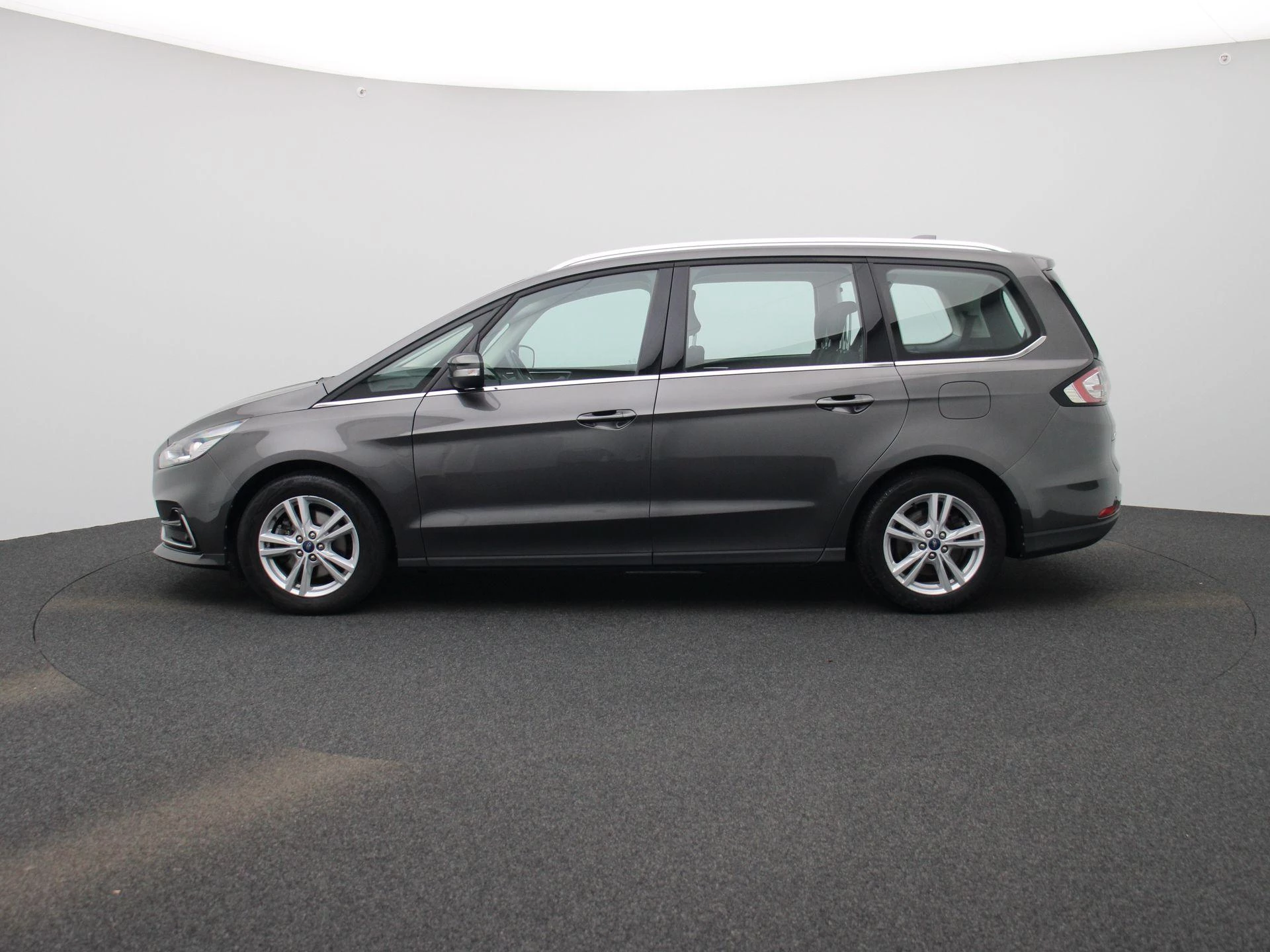 Ford-Galaxy-image-5