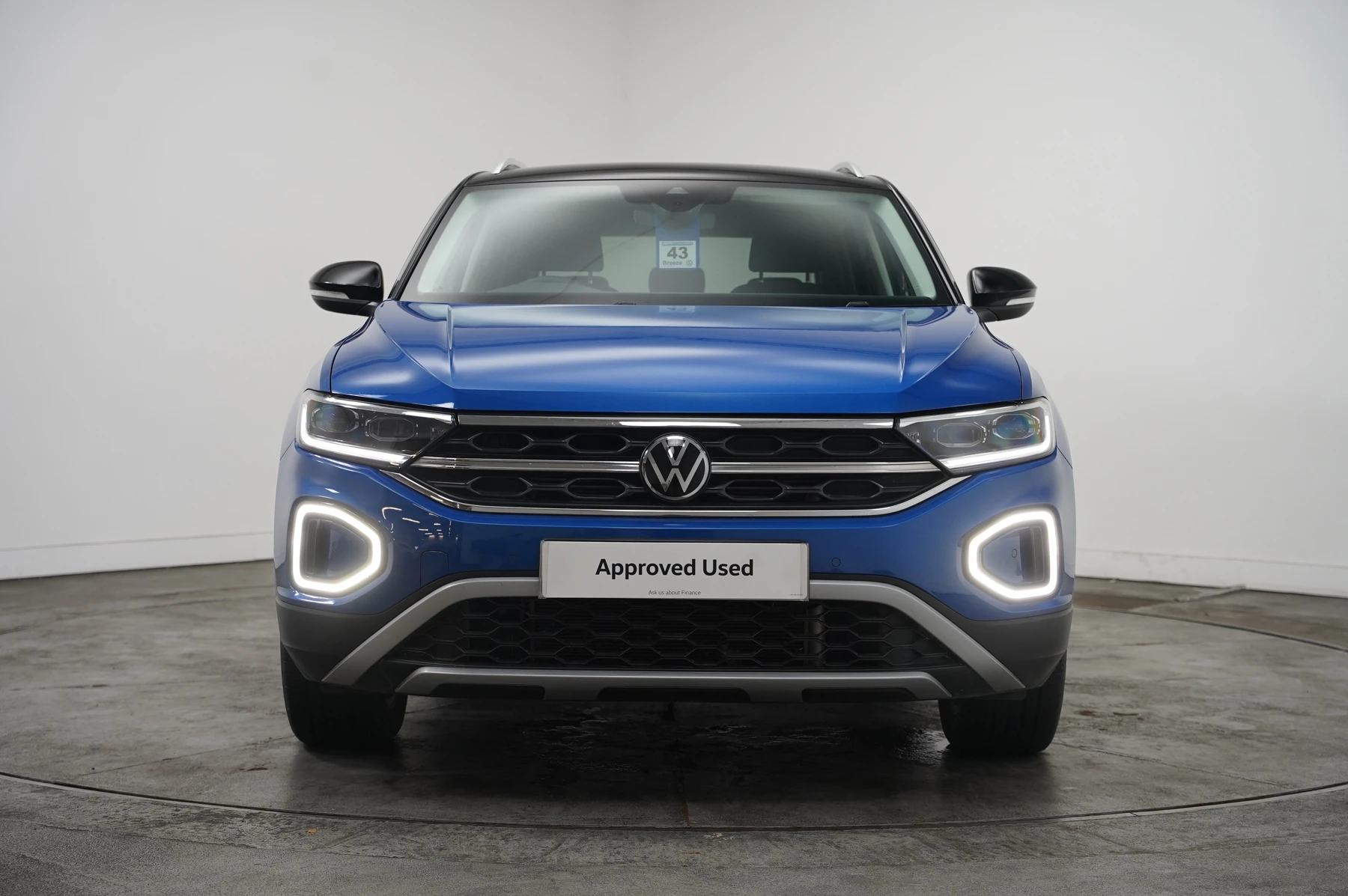 Volkswagen-T-Roc-image-6
