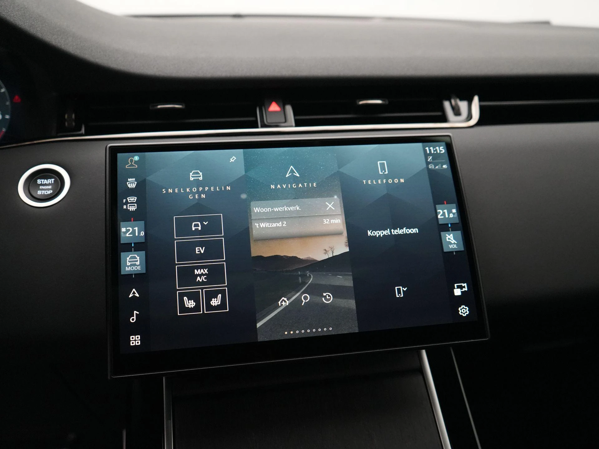 Land Rover-Range Rover Evoque-image-18