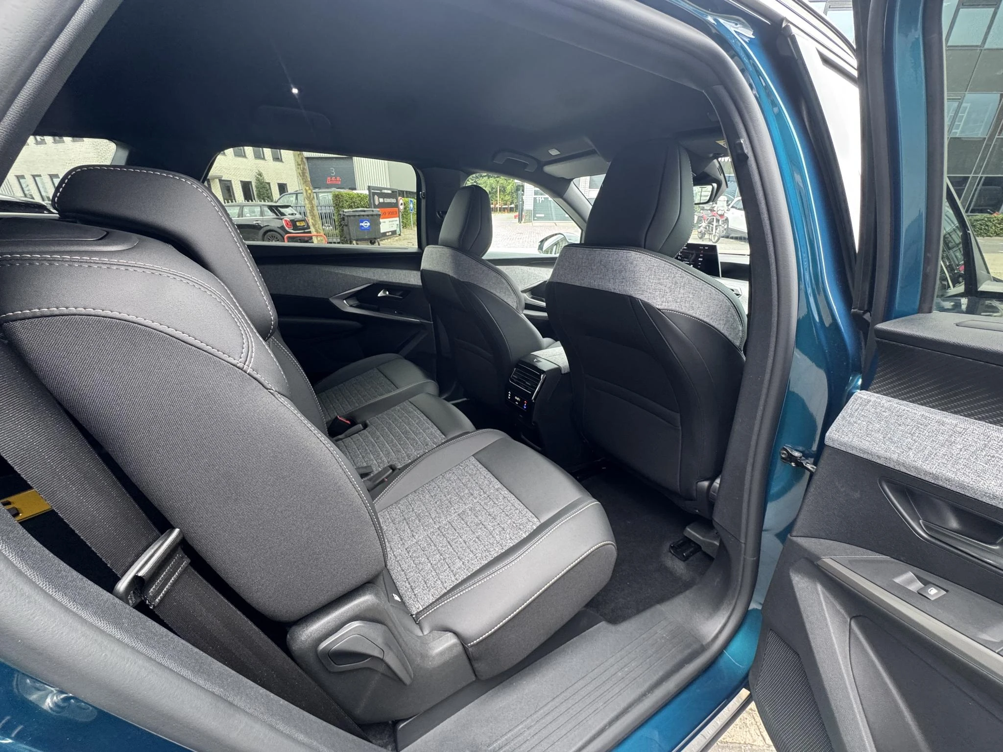 Peugeot 5008 1.6 Plug-in Hybrid 195 Allure 7p