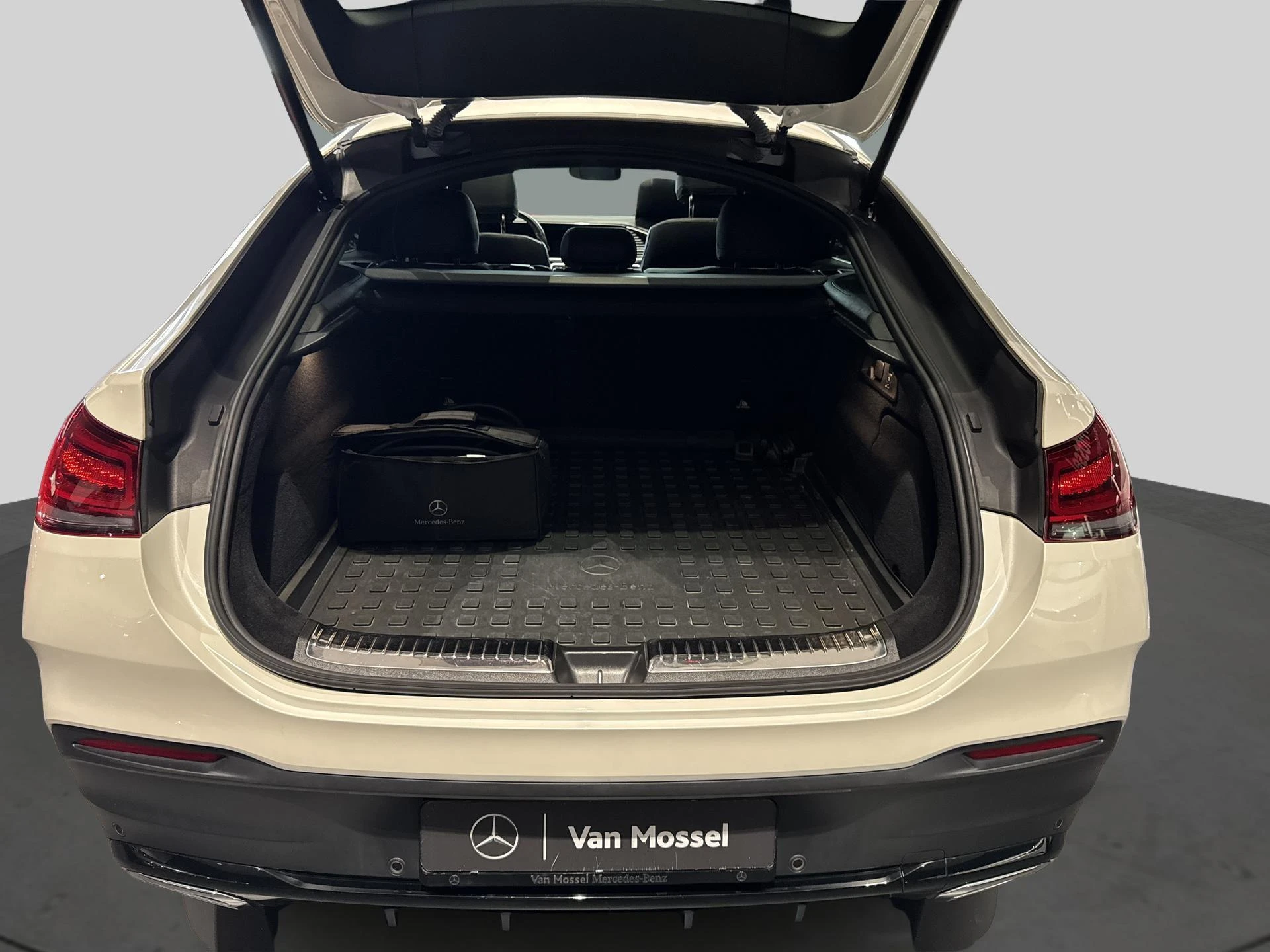 Mercedes-Benz-GLE-image-6