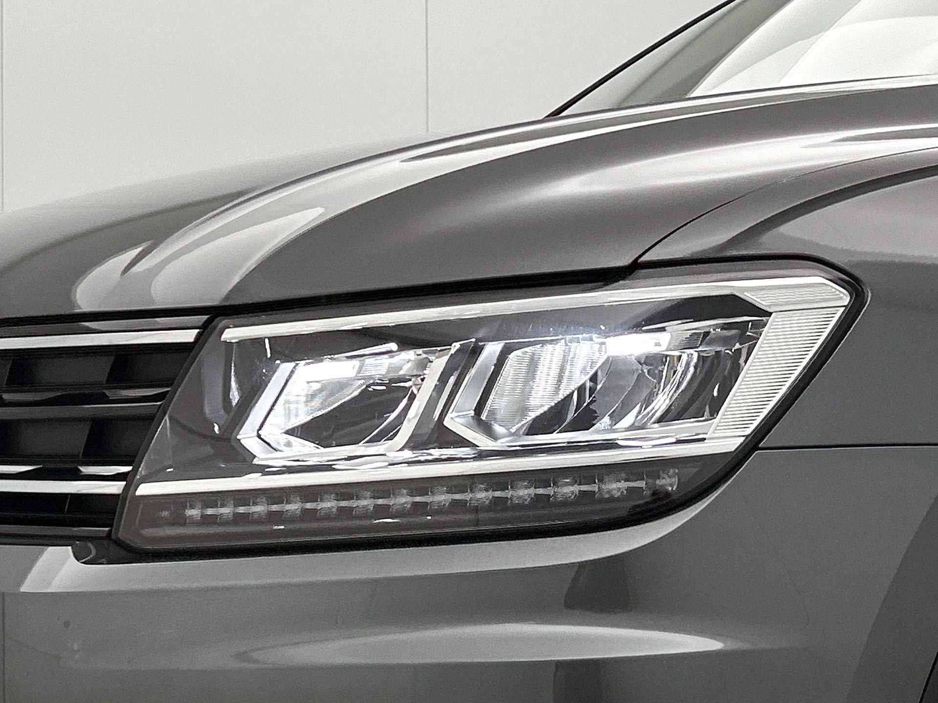 Volkswagen-Tiguan-image-24