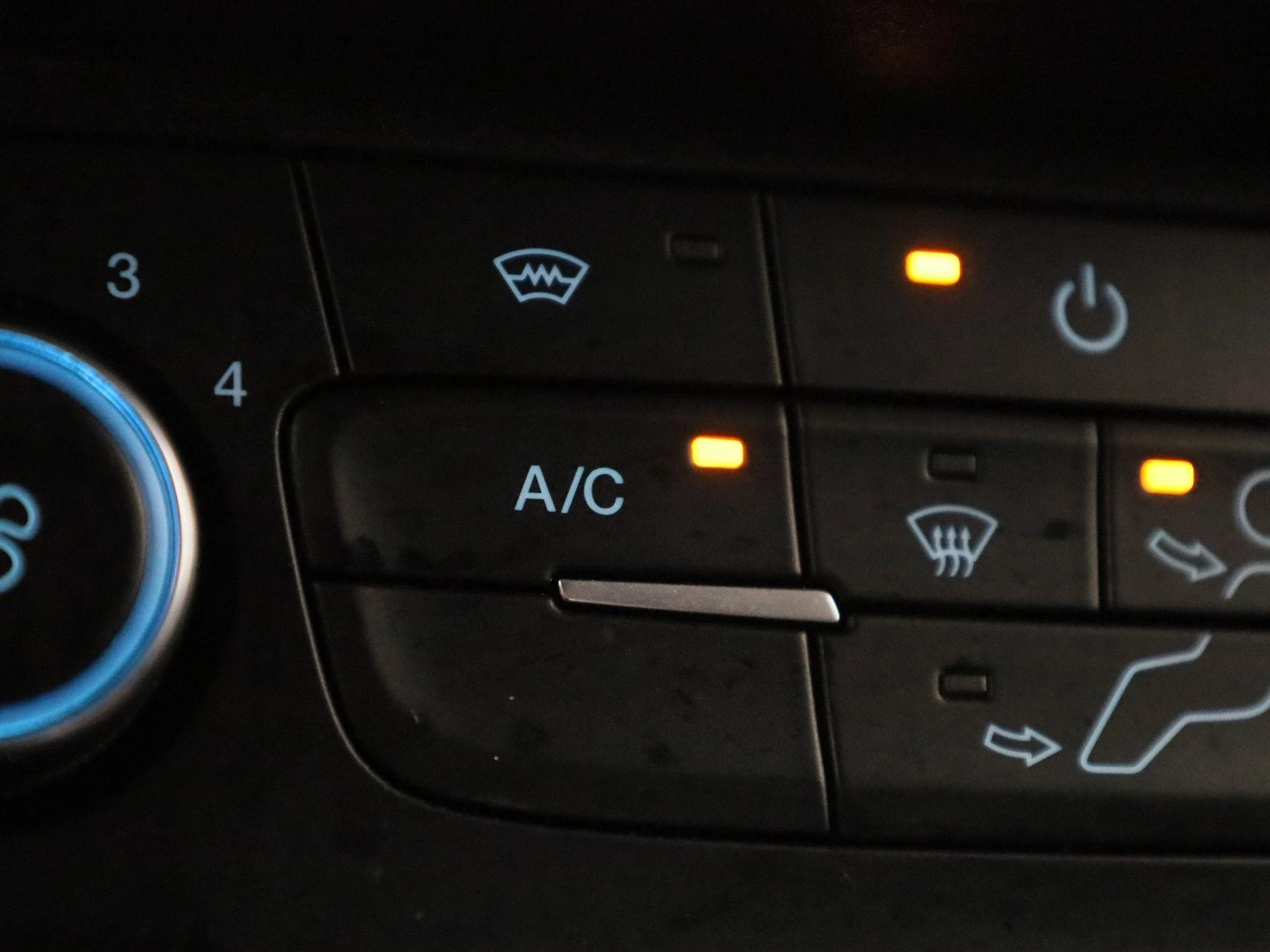 Ford-Transit Connect-image-22
