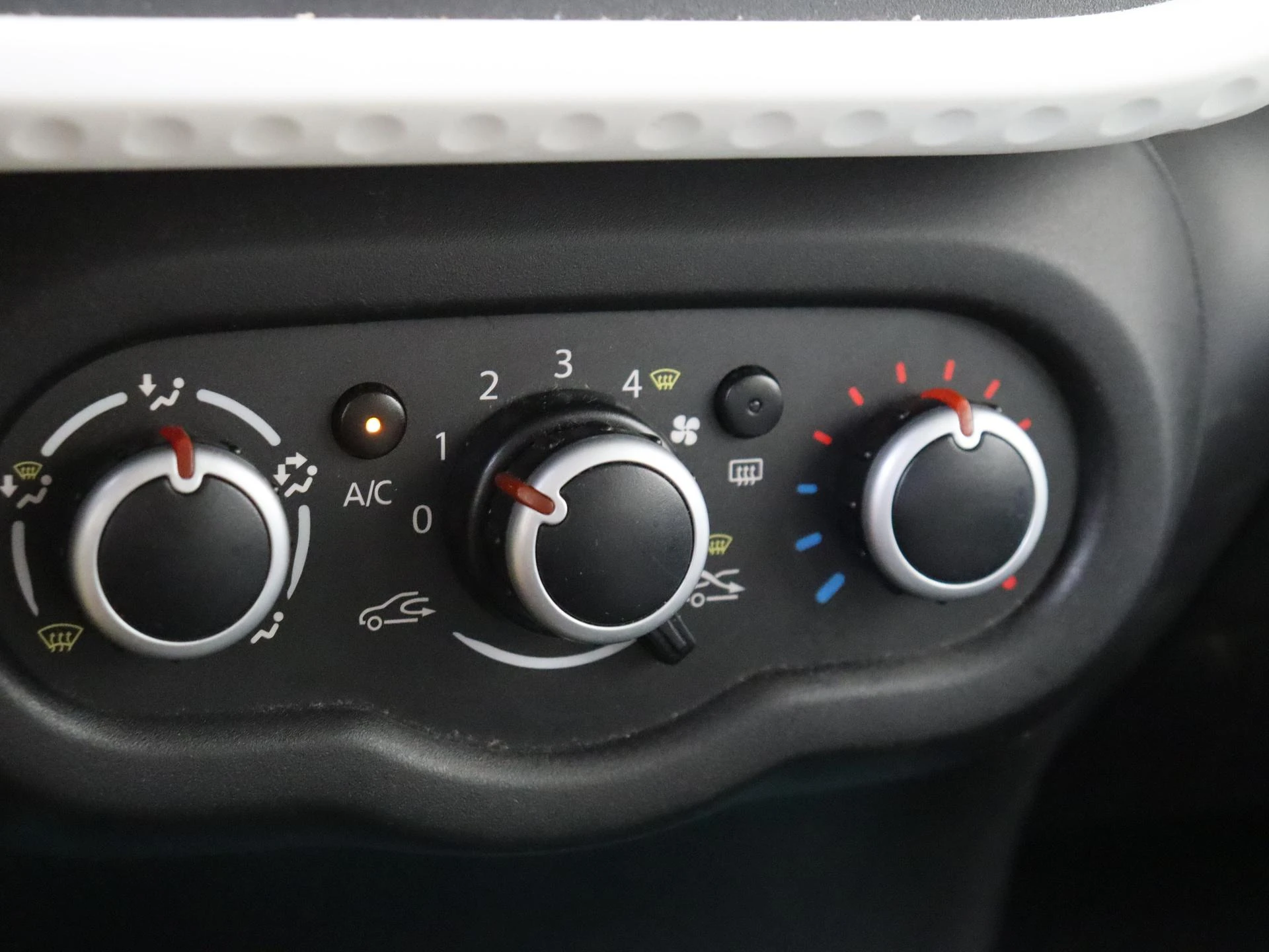 Renault-Twingo-image-17
