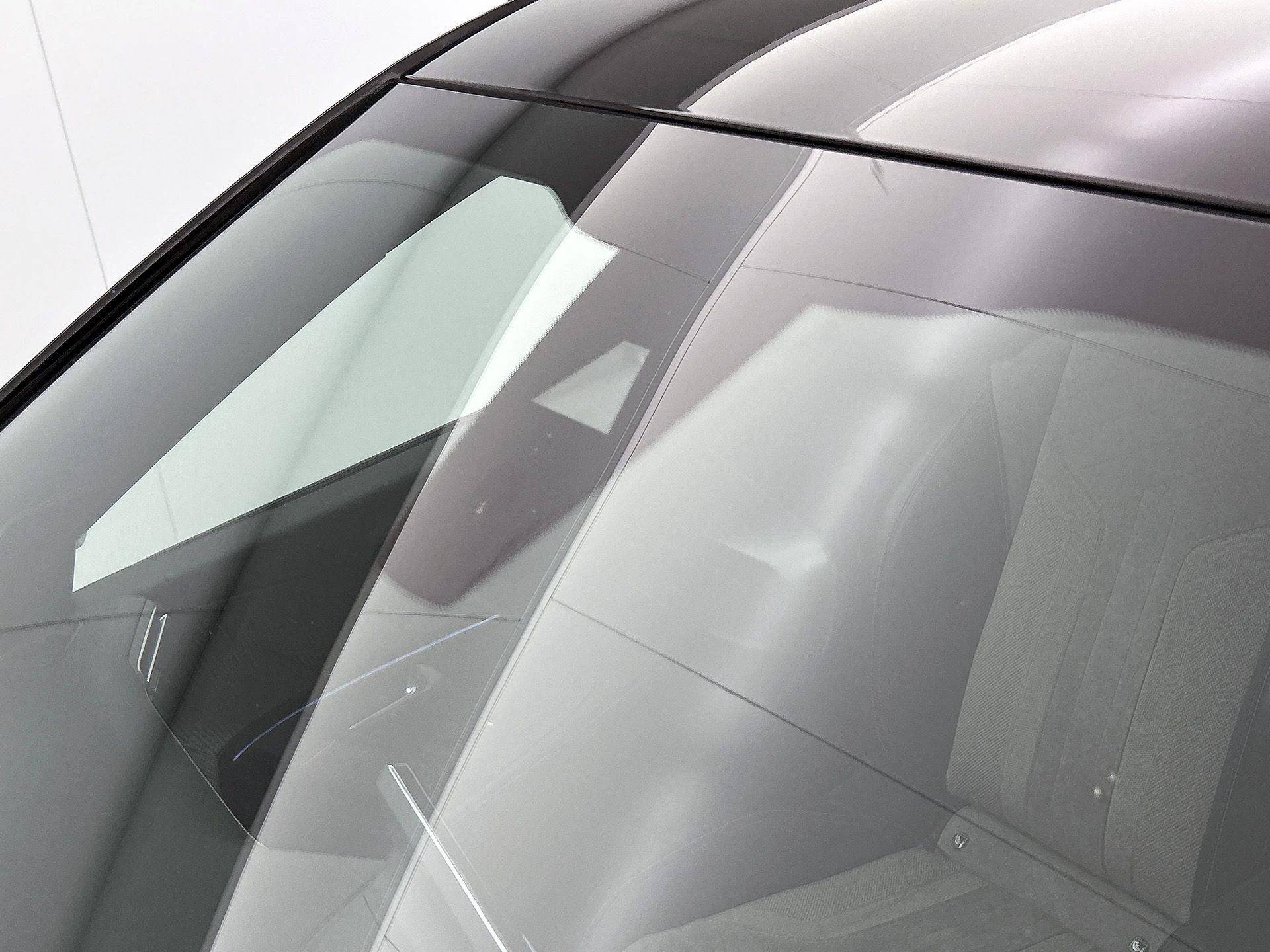 Peugeot-e-2008-image-8