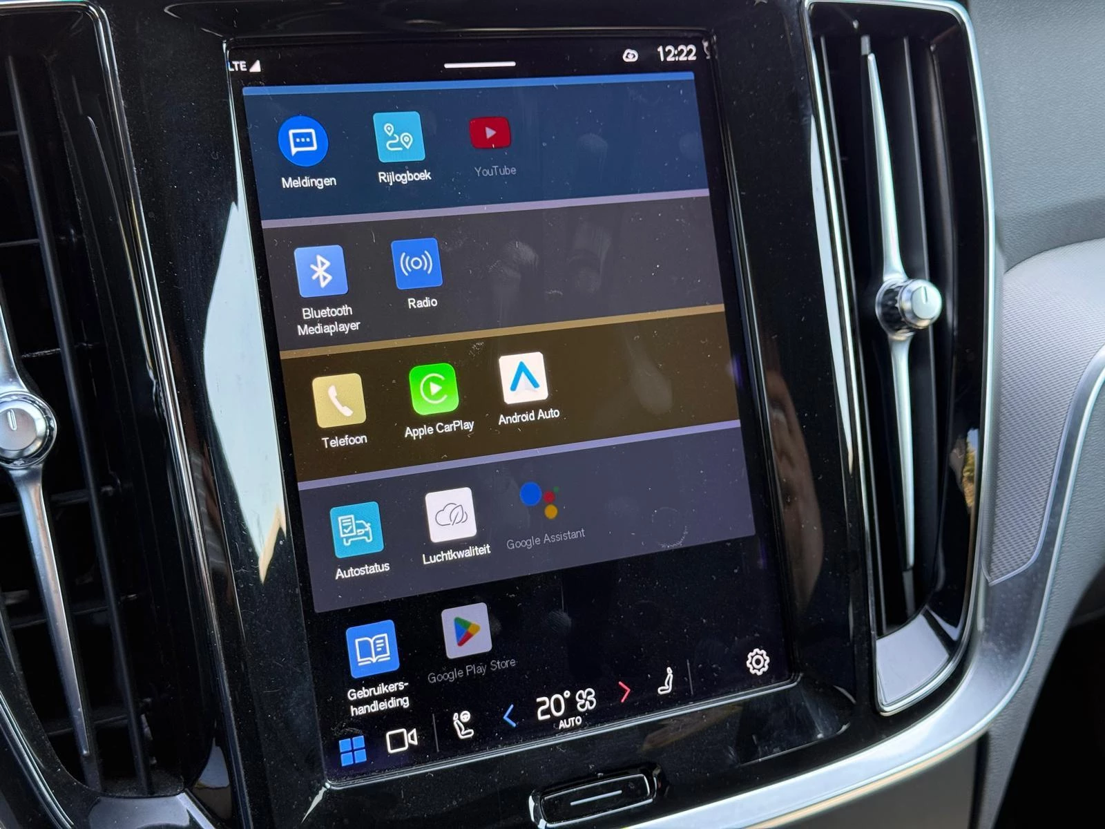 Volvo-V60-image-23