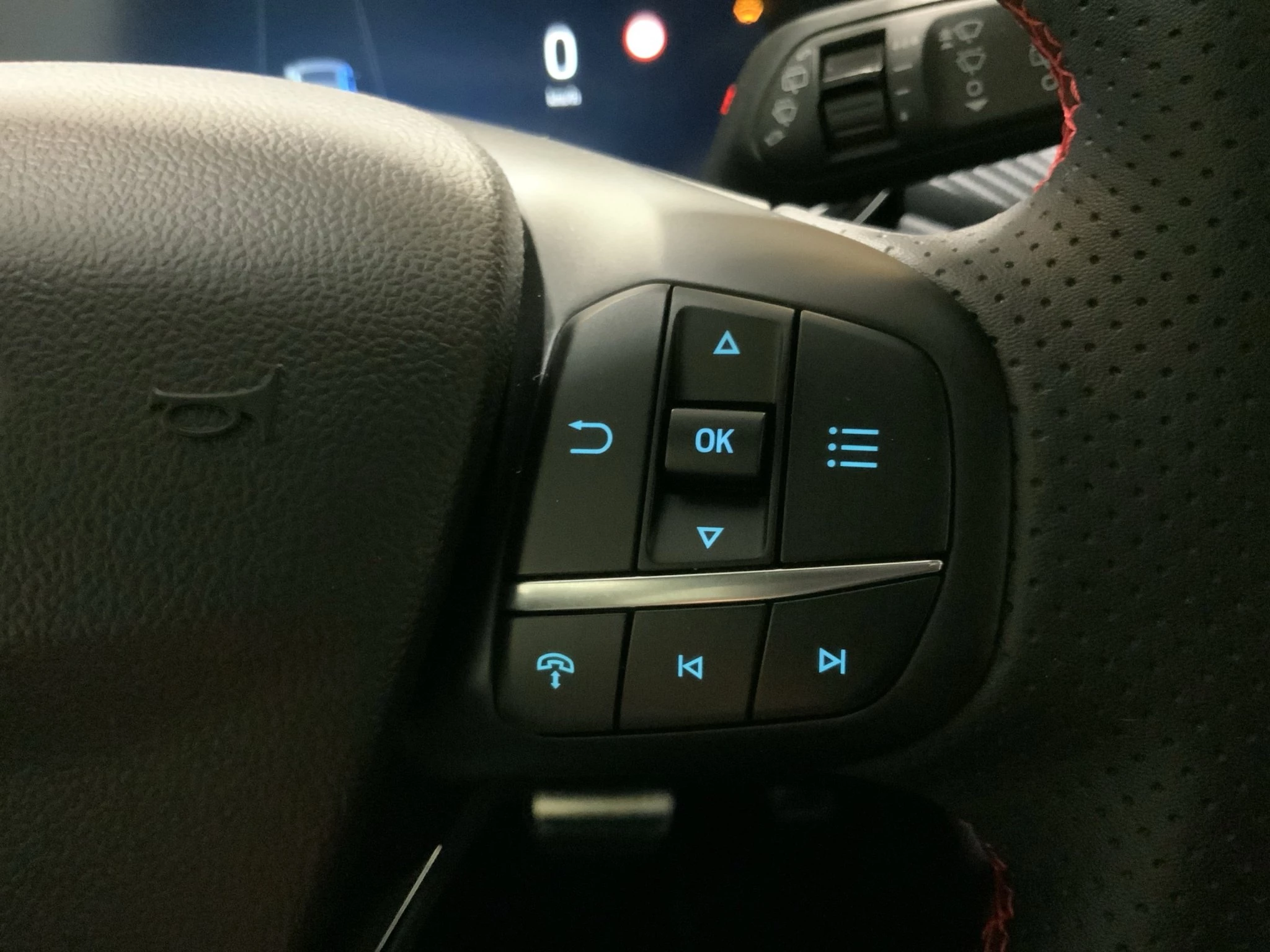Ford Kuga ST-Line X FHEV*PANO*LED-MATRIX*360GRAD*AHK*ACC*NAVI