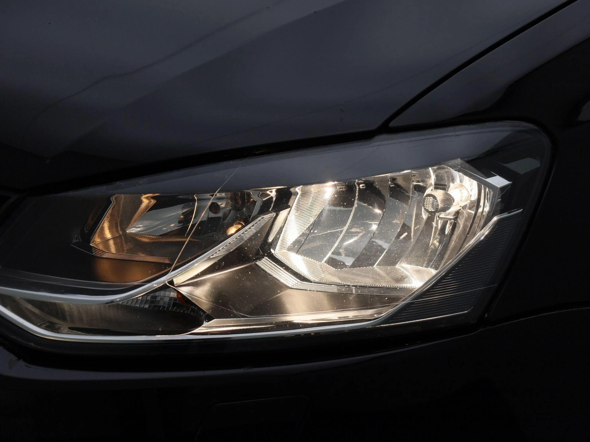 Volkswagen-Polo-image-12