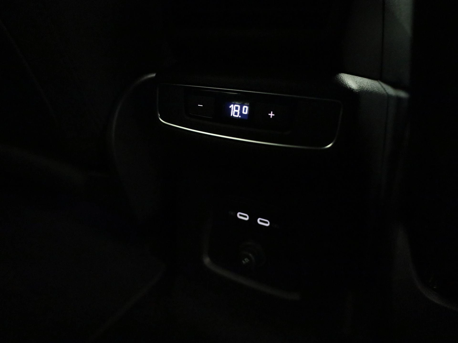 Audi-Q4 e-tron-image-43