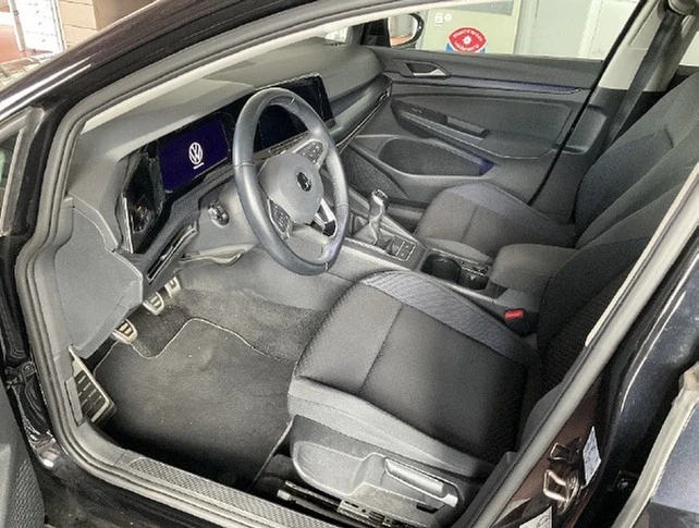 Volkswagen-Golf-image-4