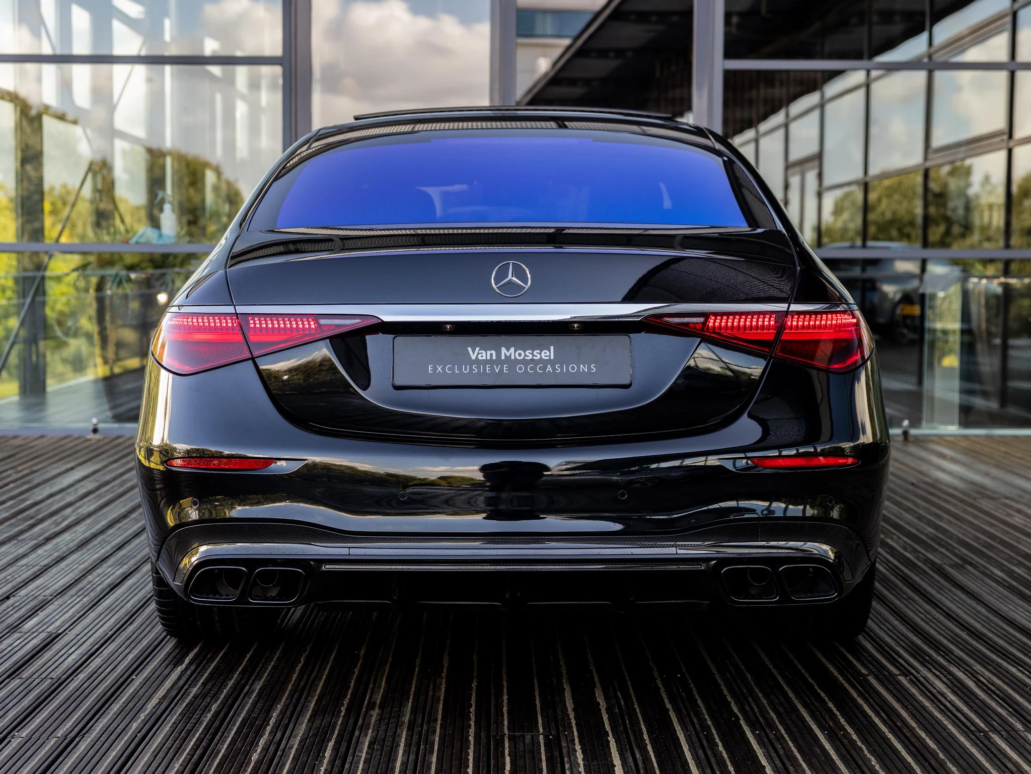 Mercedes-Benz-S-Klasse-image-5