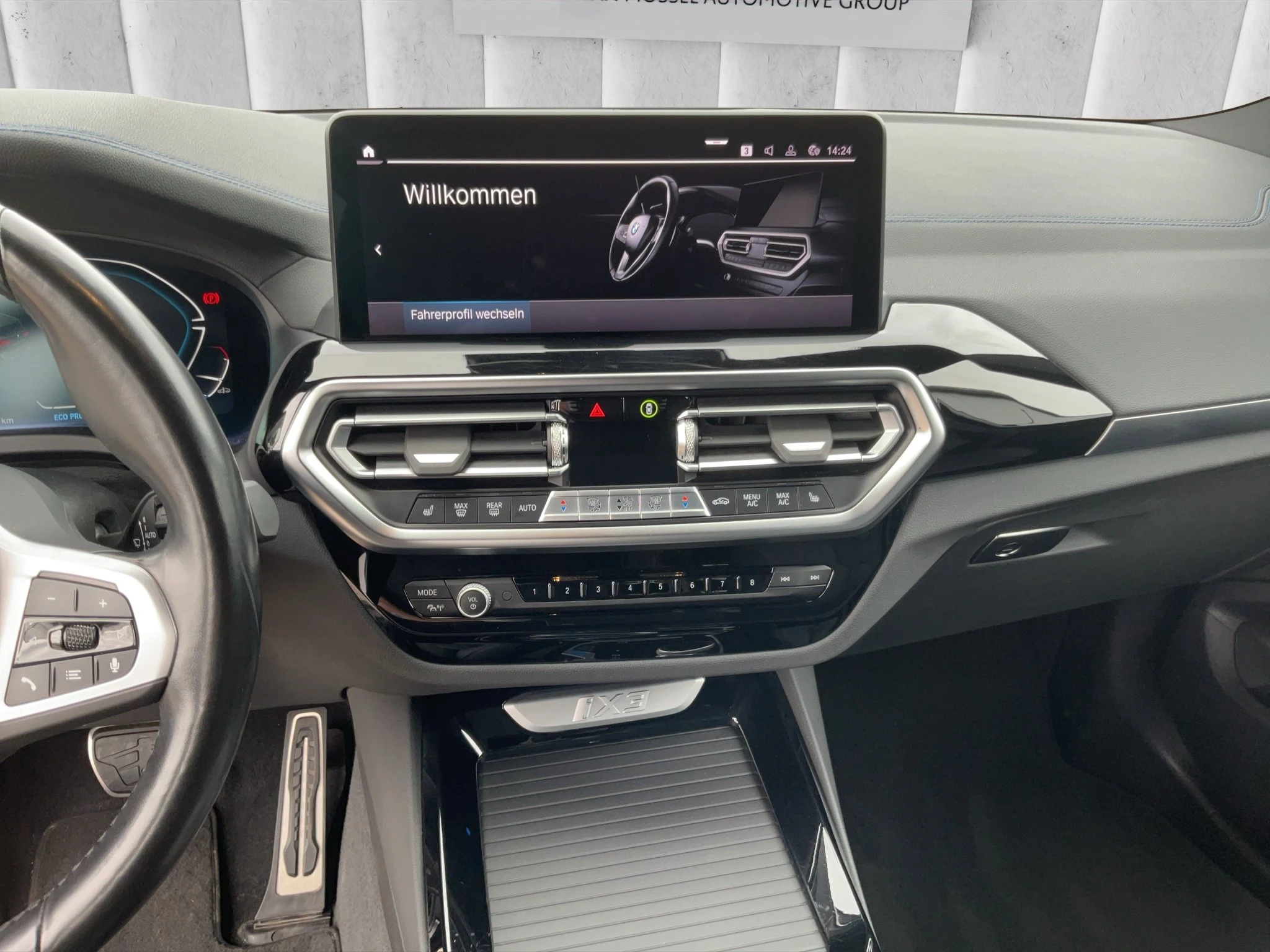 BMW-iX3-image-14